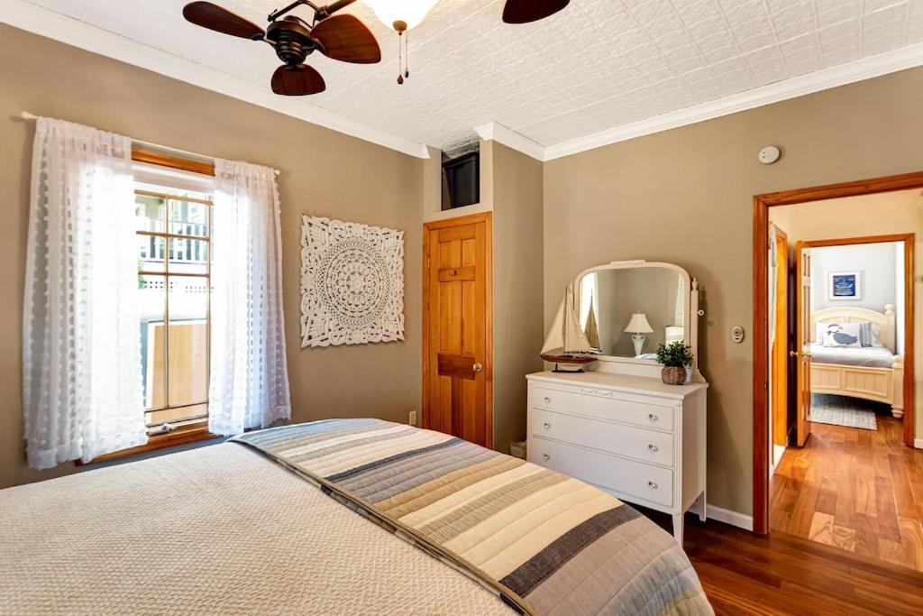 New Listing ! Captain's Cottage - Cold Spring Harbor Water Views photo 20