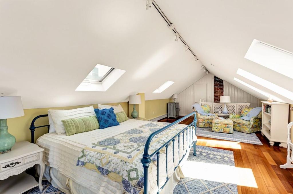 New Listing ! Captain's Cottage - Cold Spring Harbor Water Views photo 26