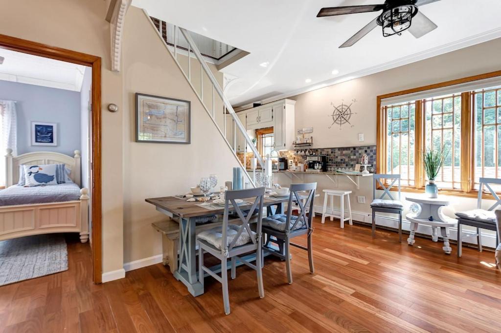 New Listing ! Captain's Cottage - Cold Spring Harbor Water Views photo 27