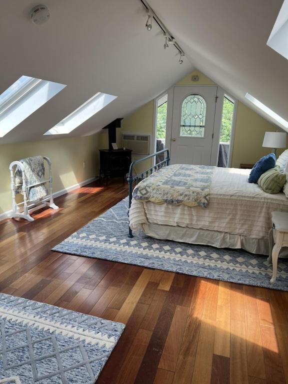 New Listing ! Captain's Cottage - Cold Spring Harbor Water Views photo 49