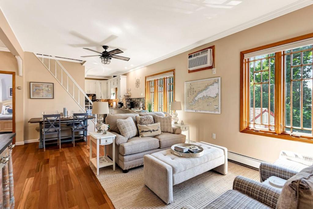 New Listing ! Captain's Cottage - Cold Spring Harbor Water Views photo 50