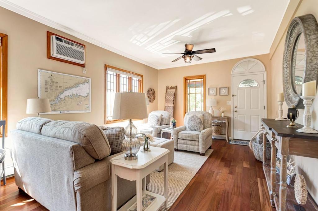 New Listing ! Captain's Cottage - Cold Spring Harbor Water Views photo 70