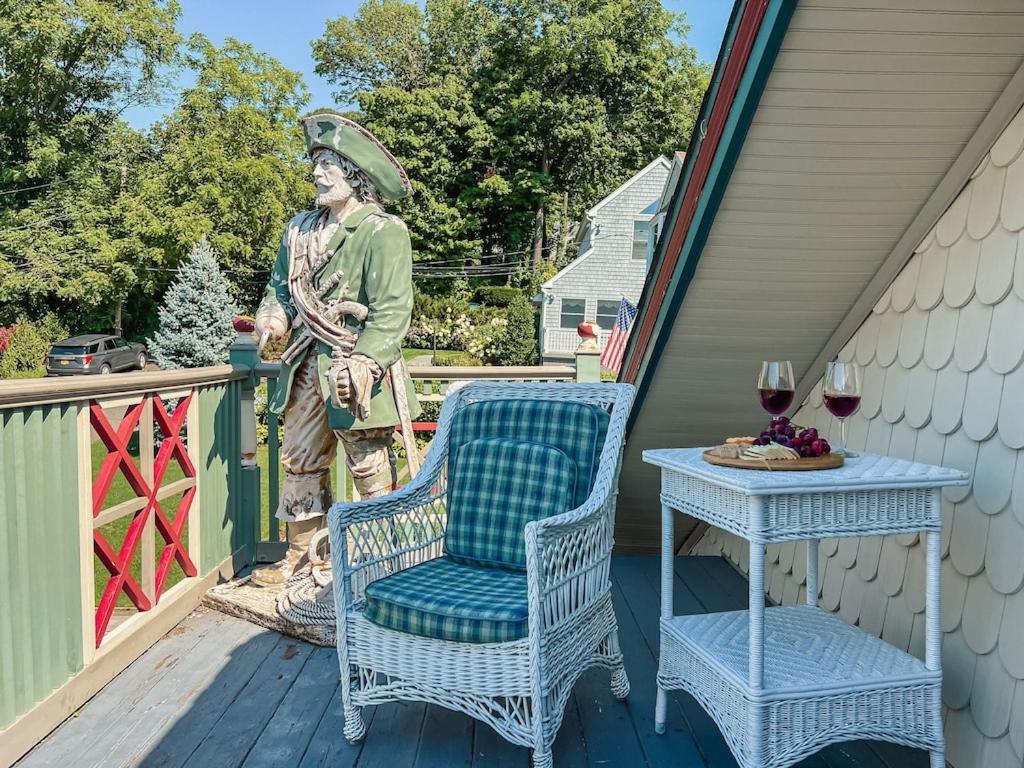 New Listing ! Captain's Cottage - Cold Spring Harbor Water Views photo 73
