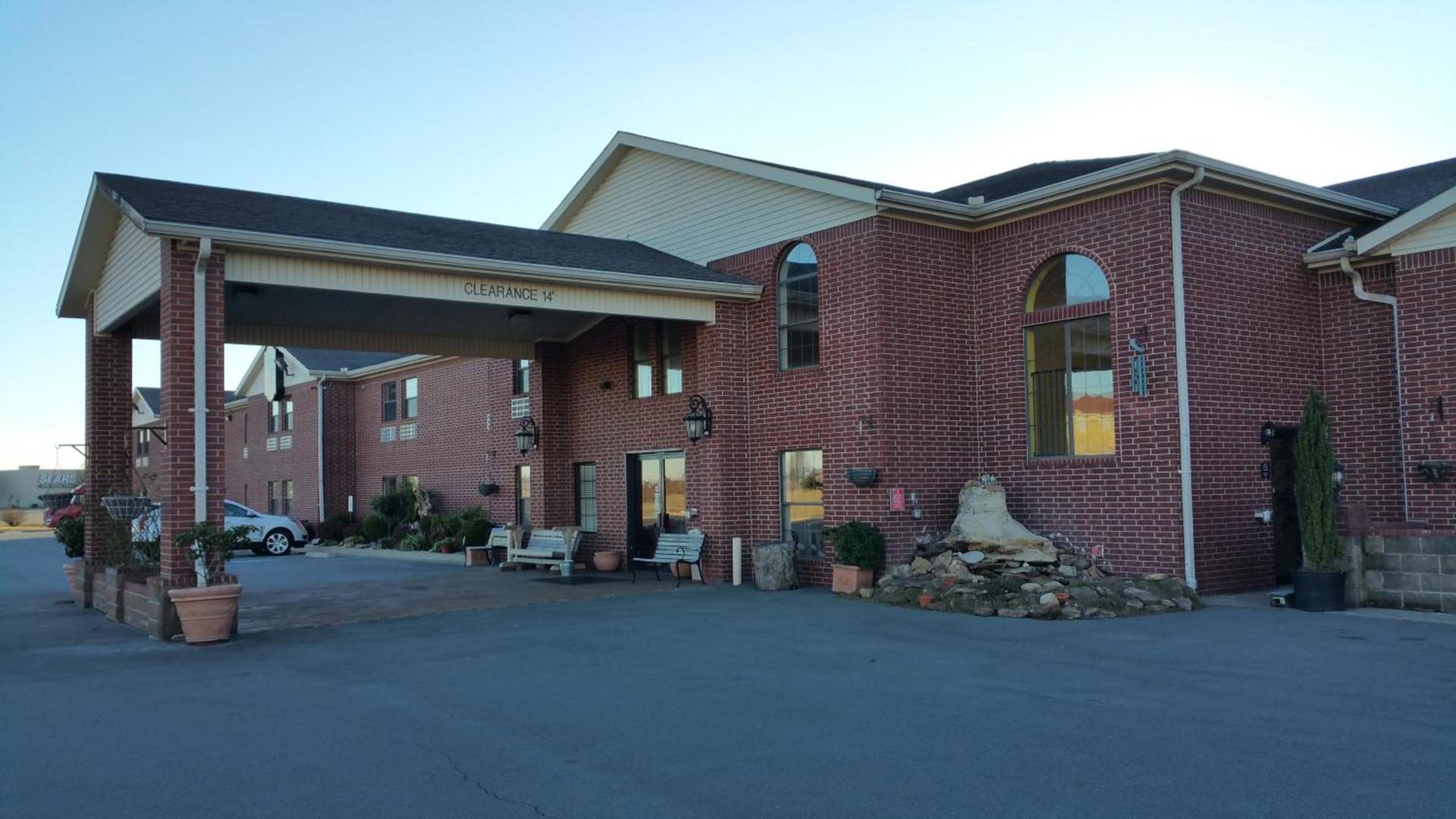 Super 8 by Wyndham Pine Bluff photo 18