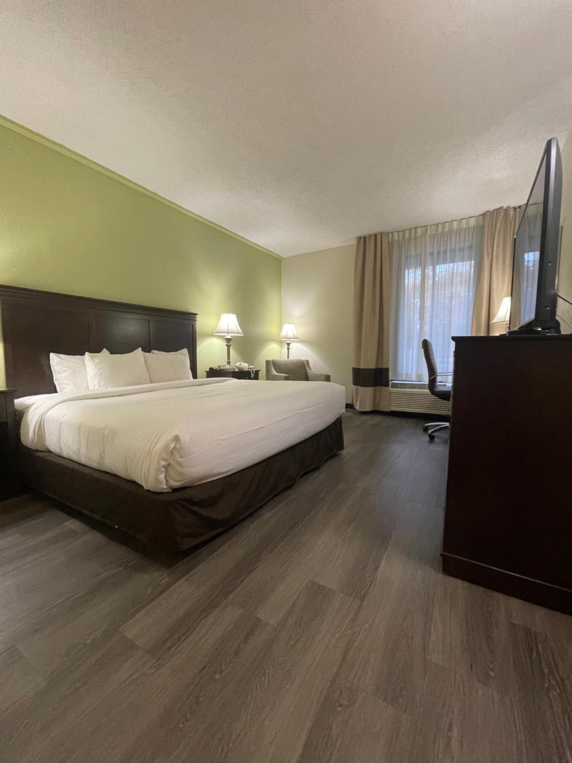 Comfort Inn Pinehurst - Southern Pines photo 70