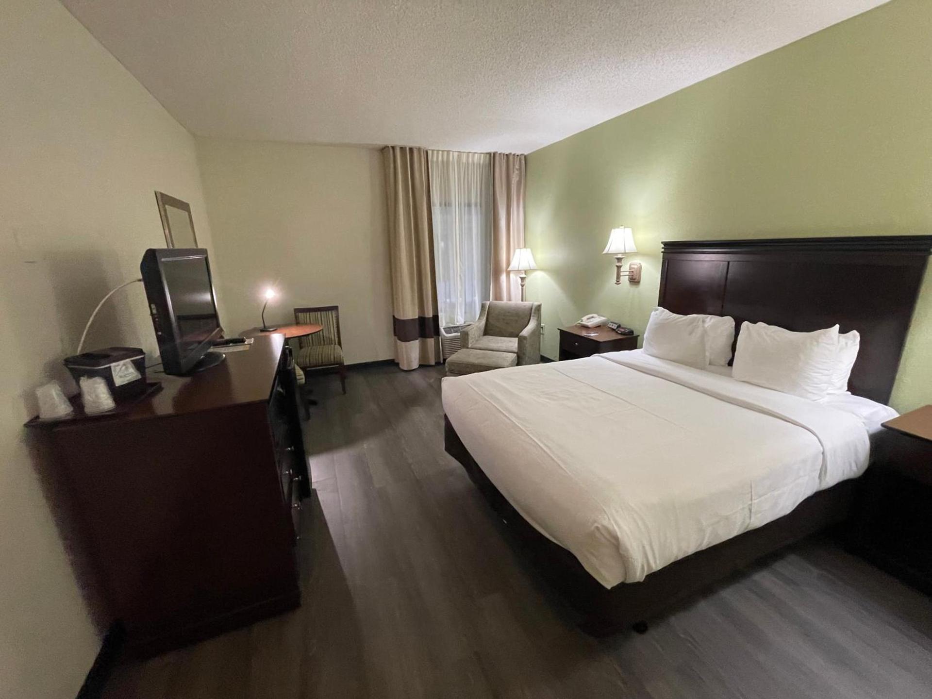 Comfort Inn Pinehurst - Southern Pines photo 77