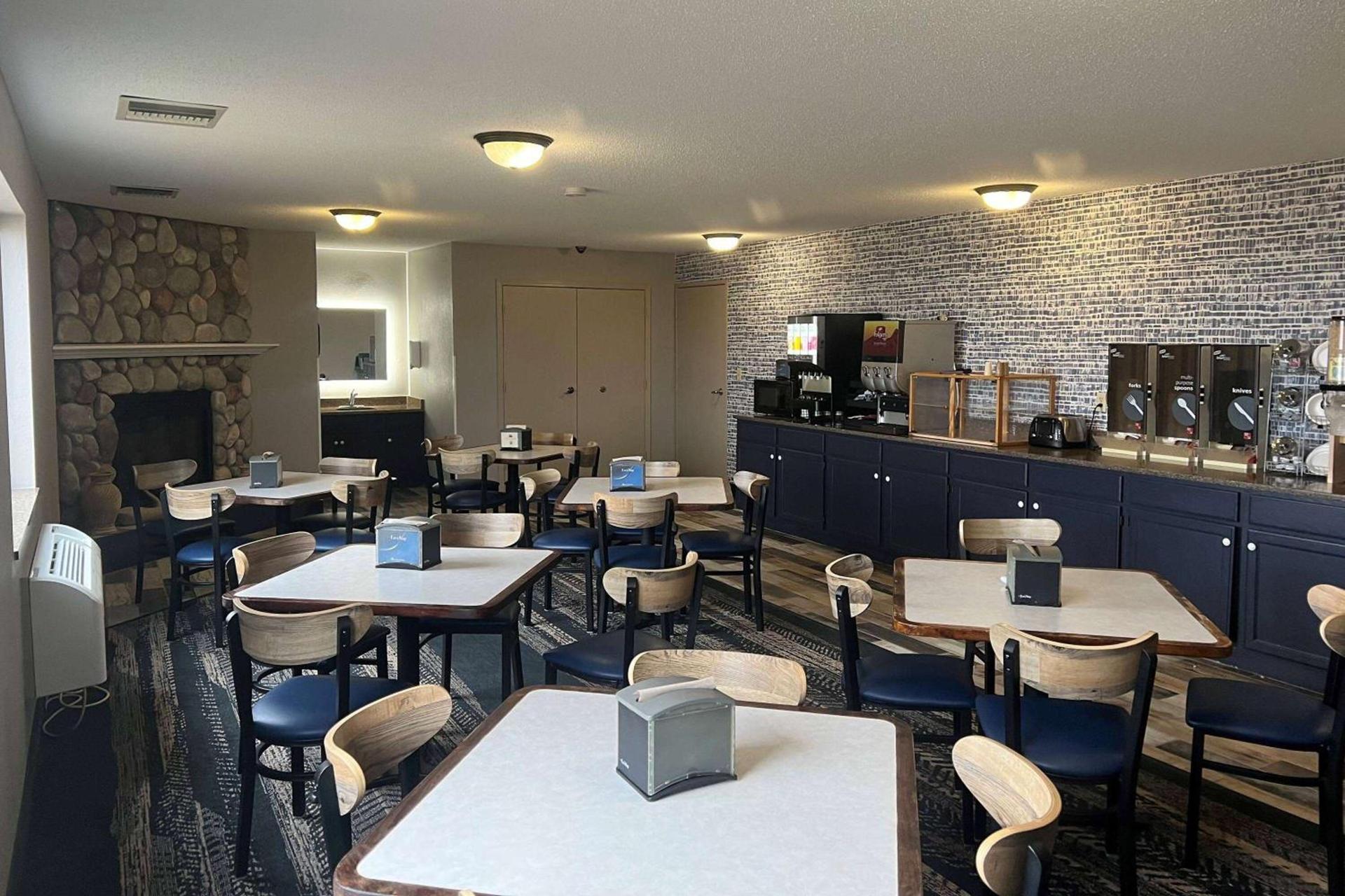 AmericInn by Wyndham Viroqua photo 1