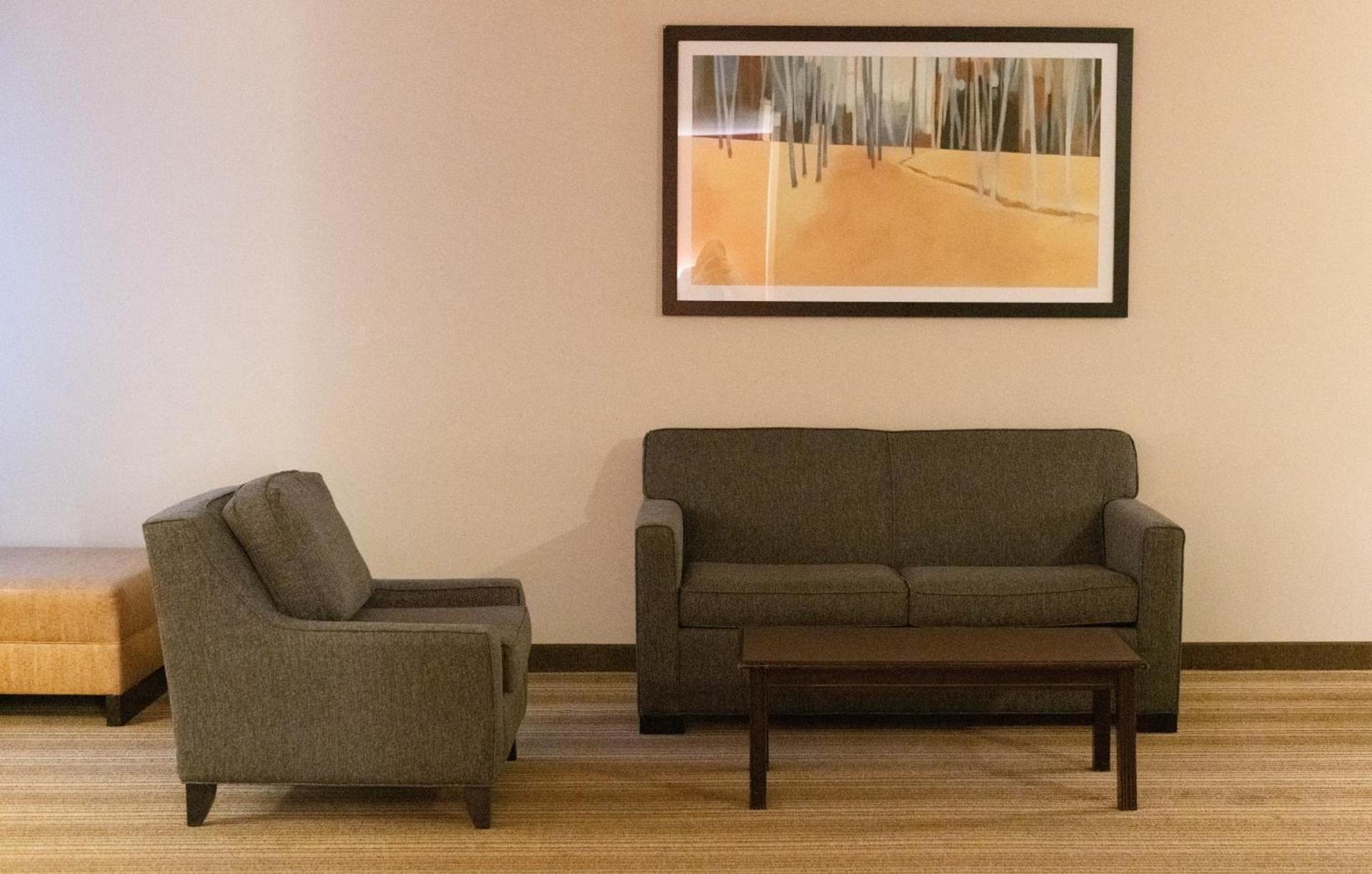 Hawthorn Suites by Wyndham Erie photo 50