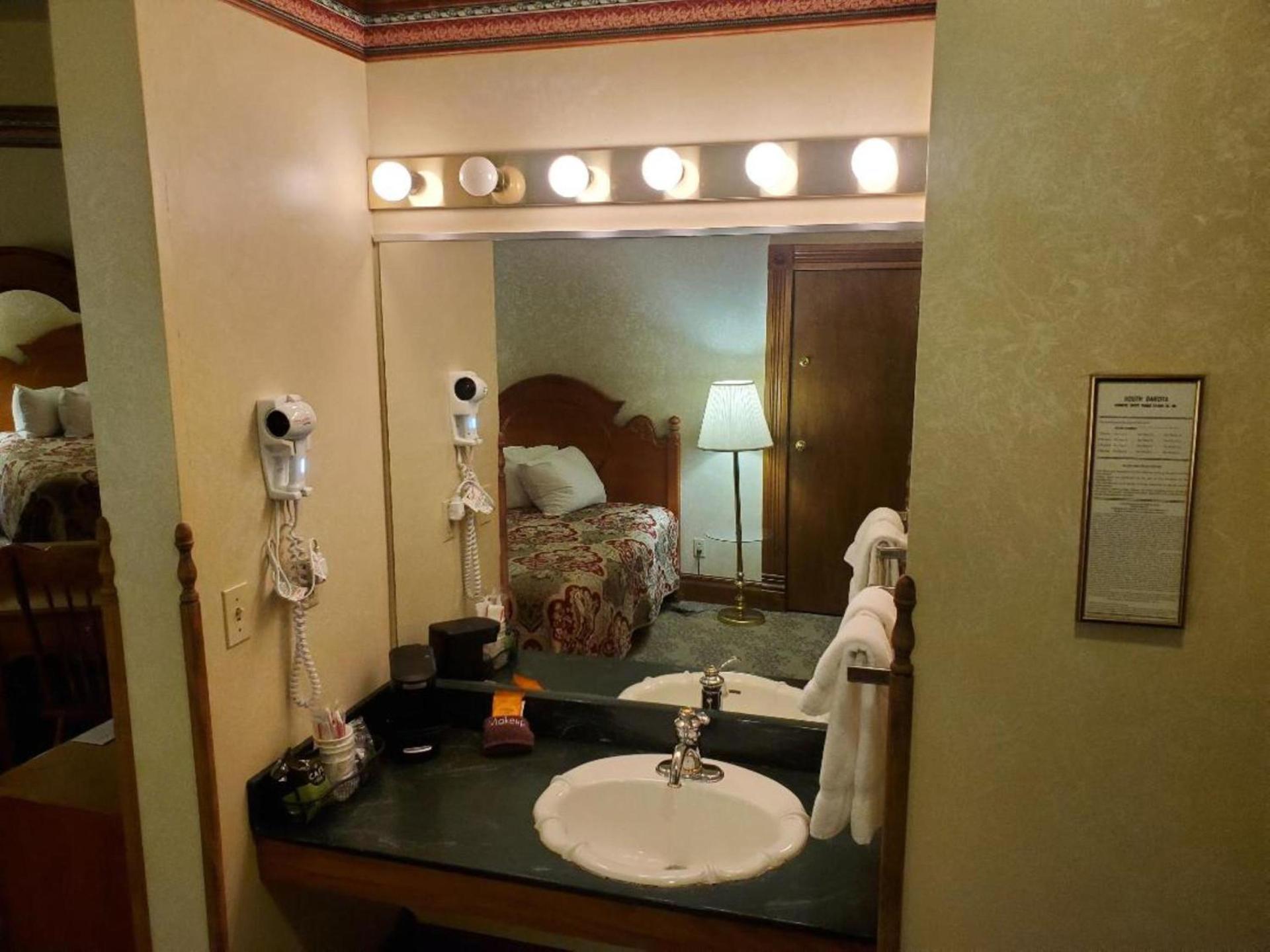 Historic Bullock Hotel photo 38