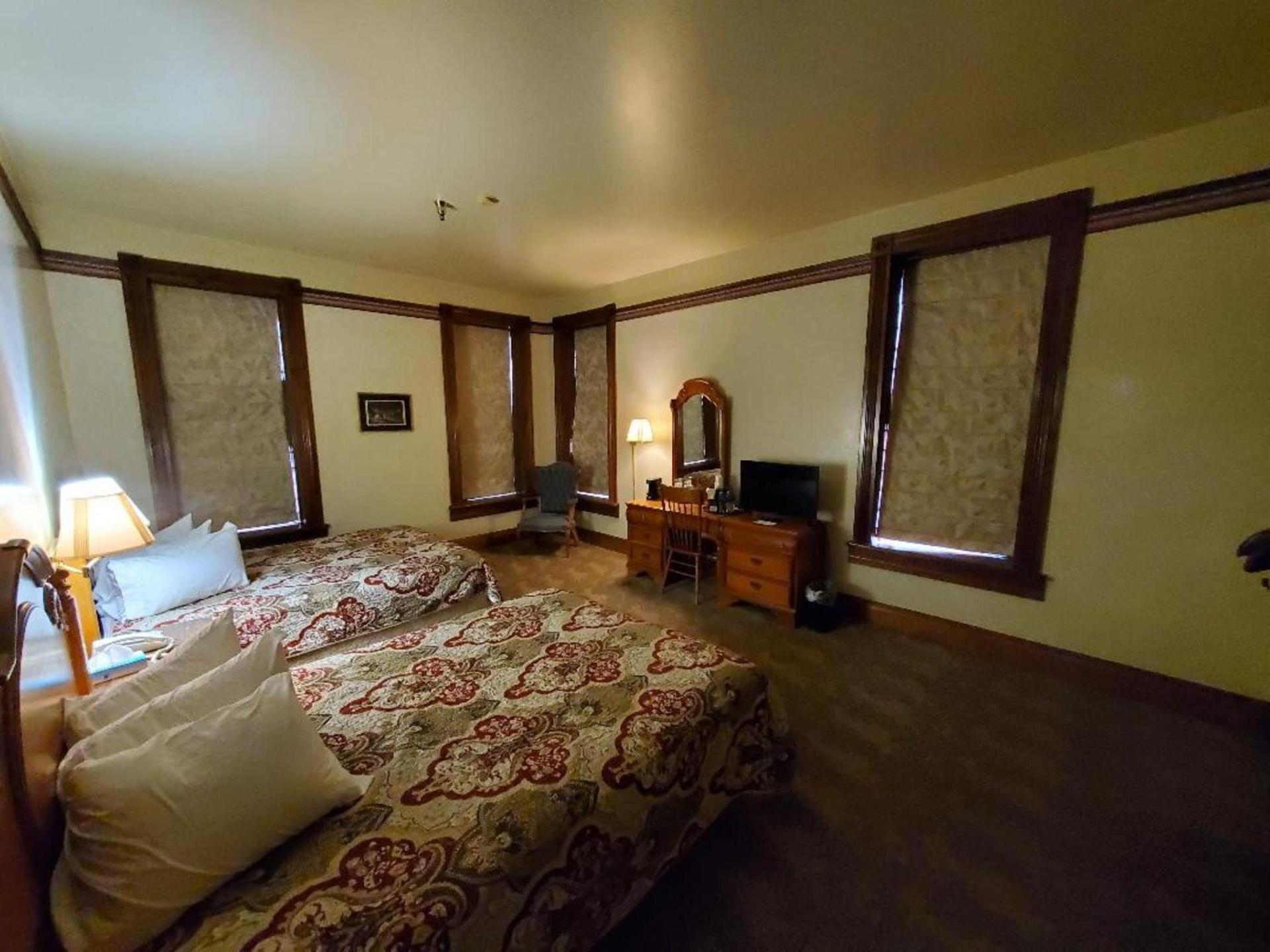 Historic Bullock Hotel photo 40