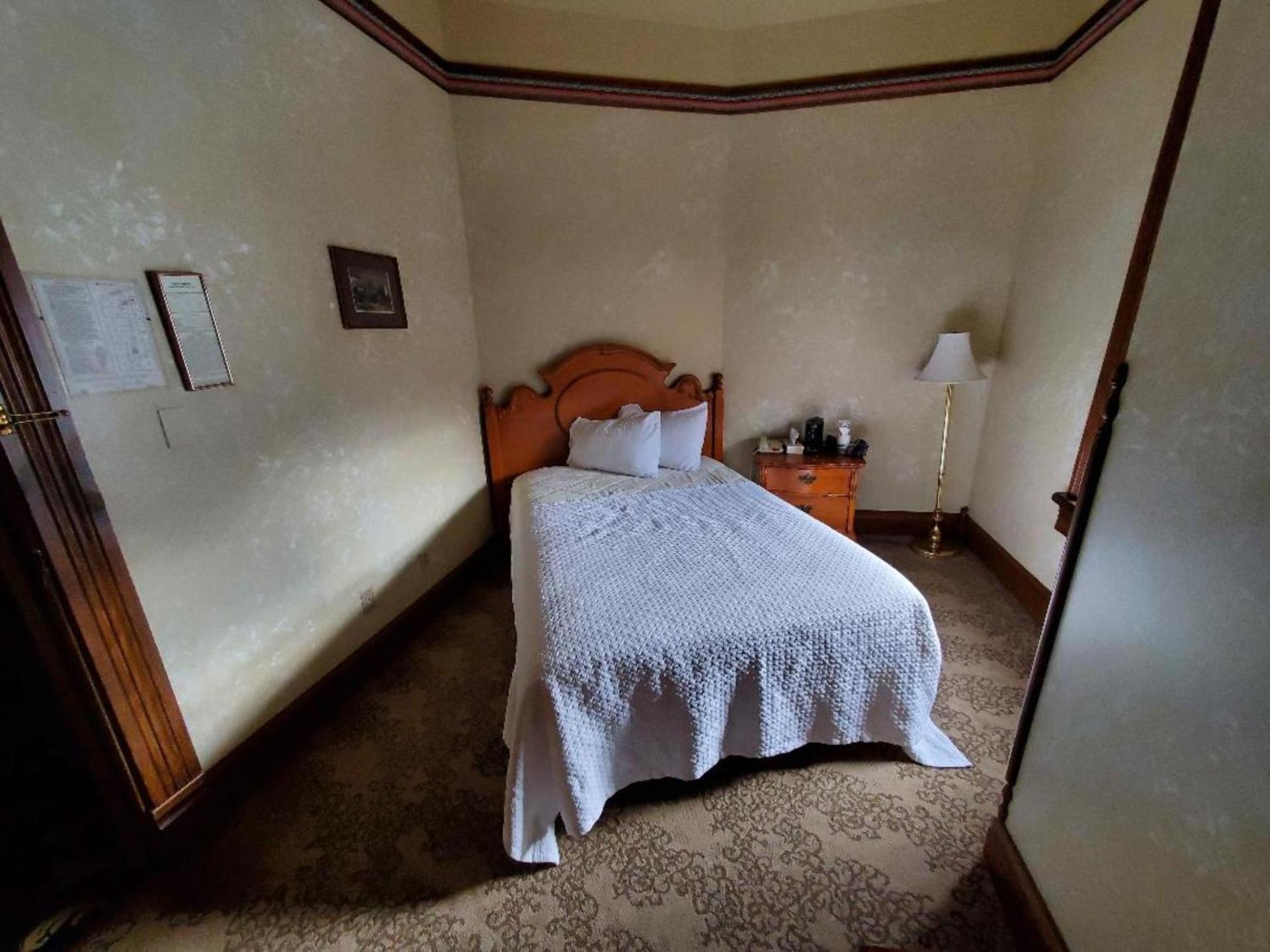 Historic Bullock Hotel photo 35