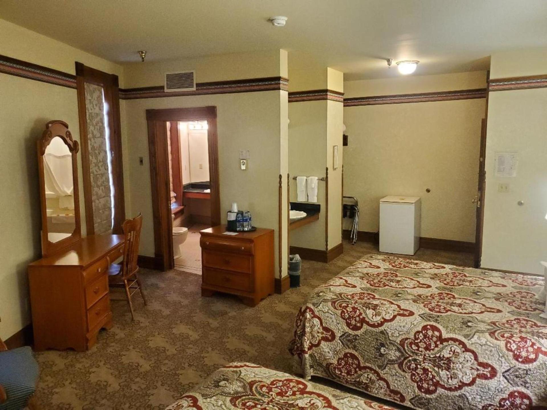 Historic Bullock Hotel photo 7