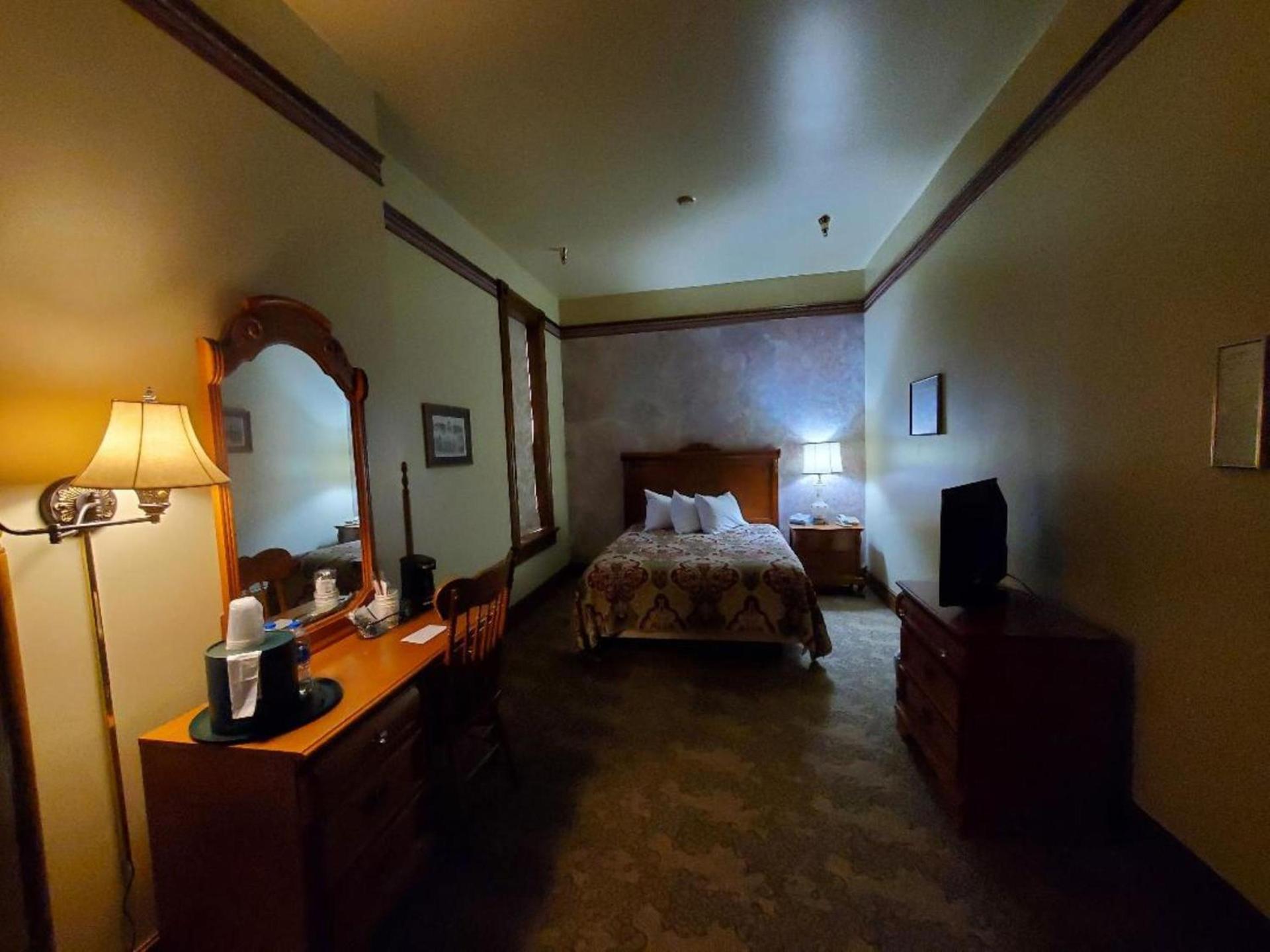 Historic Bullock Hotel photo 10
