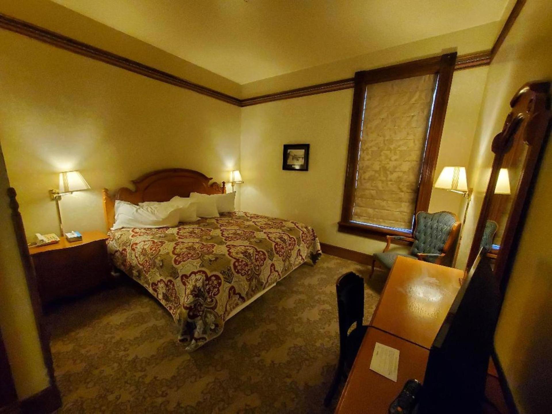 Historic Bullock Hotel photo 5