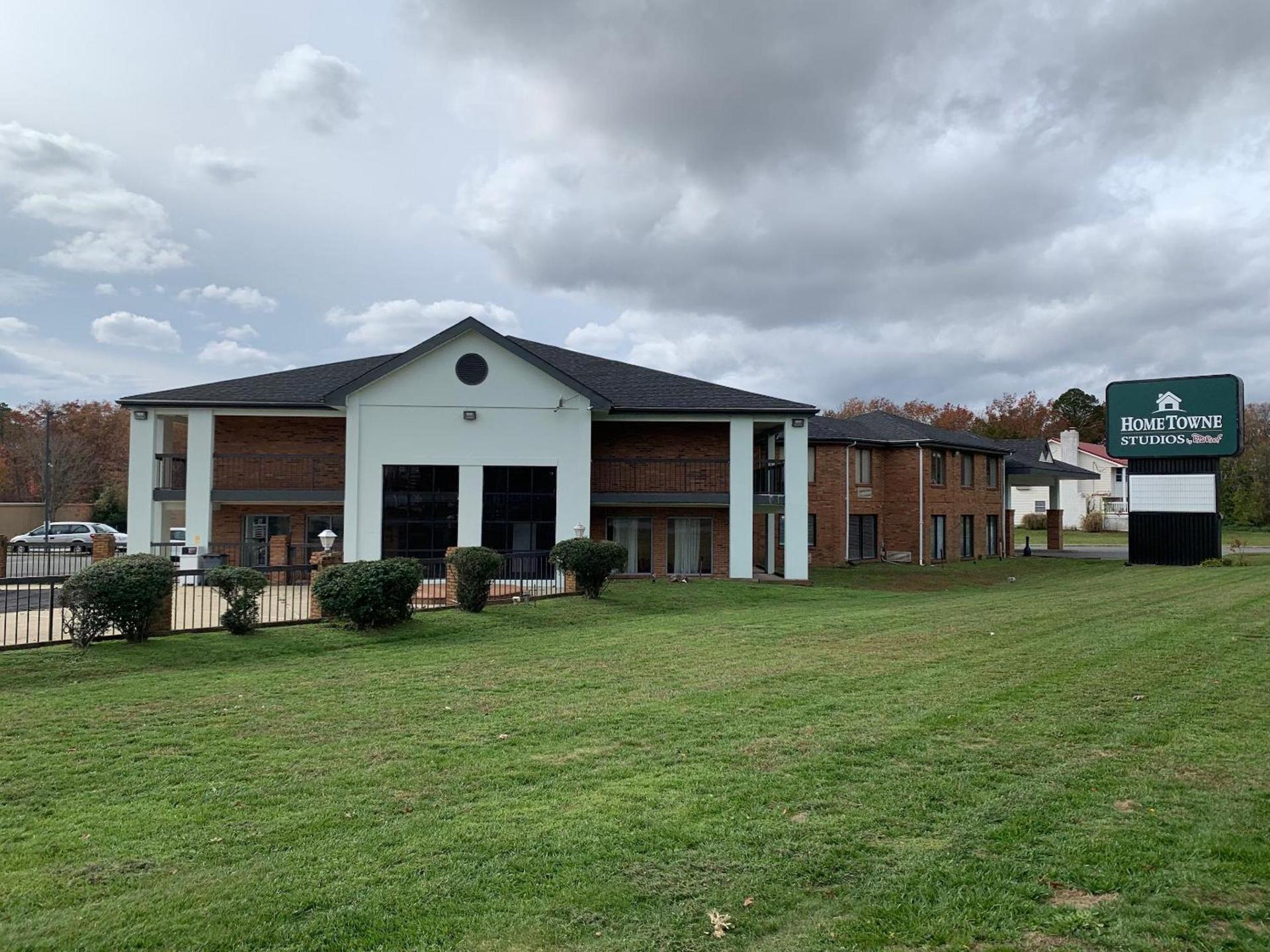 HomeTowne Studios by Red Roof Egg Harbor-Atlantic City Airport — hotel in Egg Harbor Township