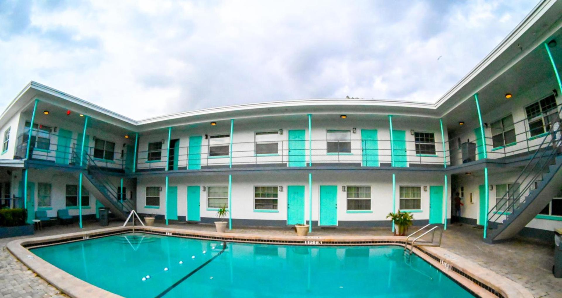 Uptown Inn & Suites — hotel in St Petersburg