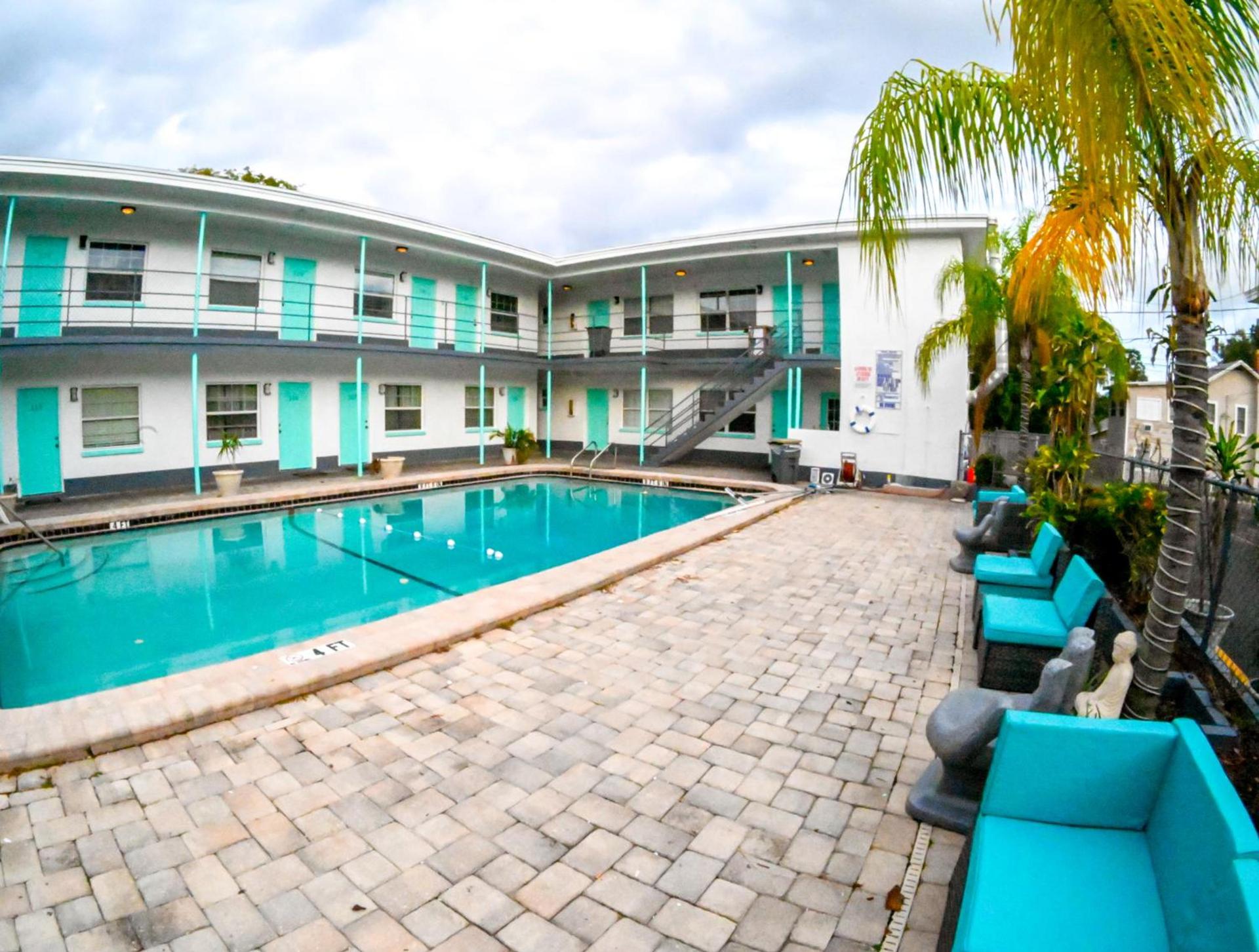 Uptown Inn & Suites photo 2