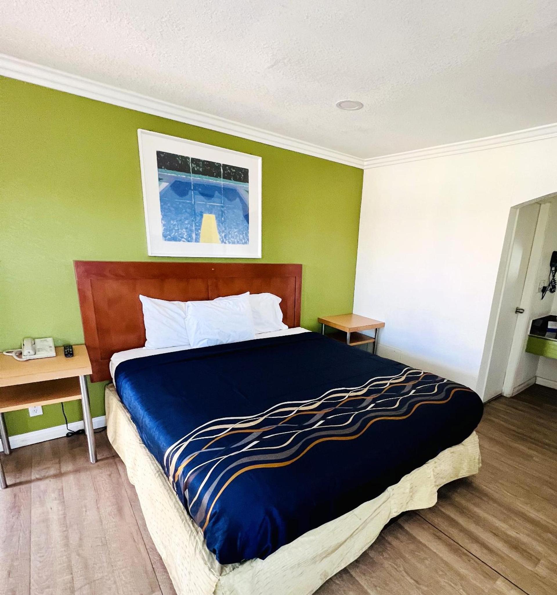 Hotel Ridgecrest An Extended Stay Studio photo 18