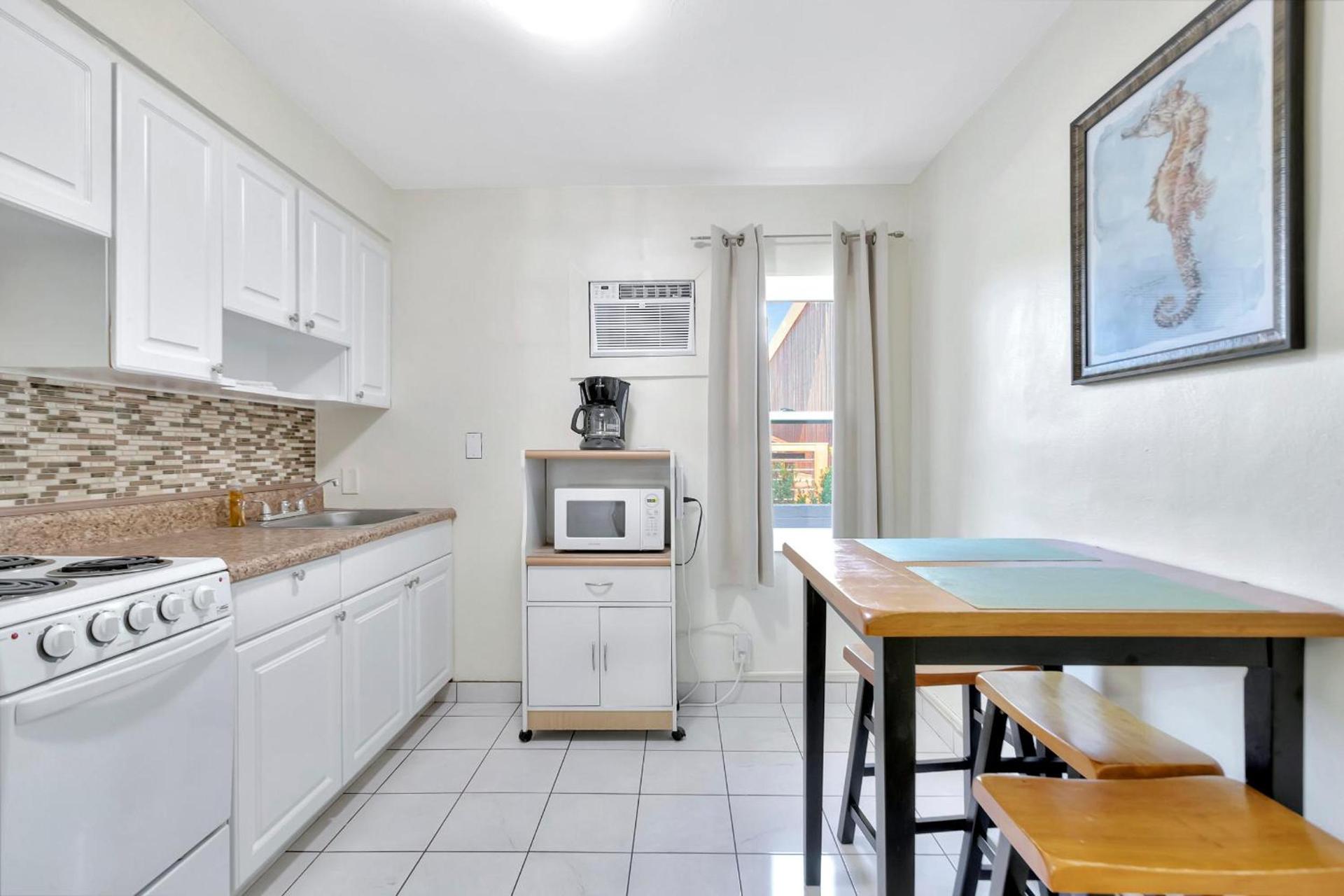 Seahorse Guesthouse photo 44
