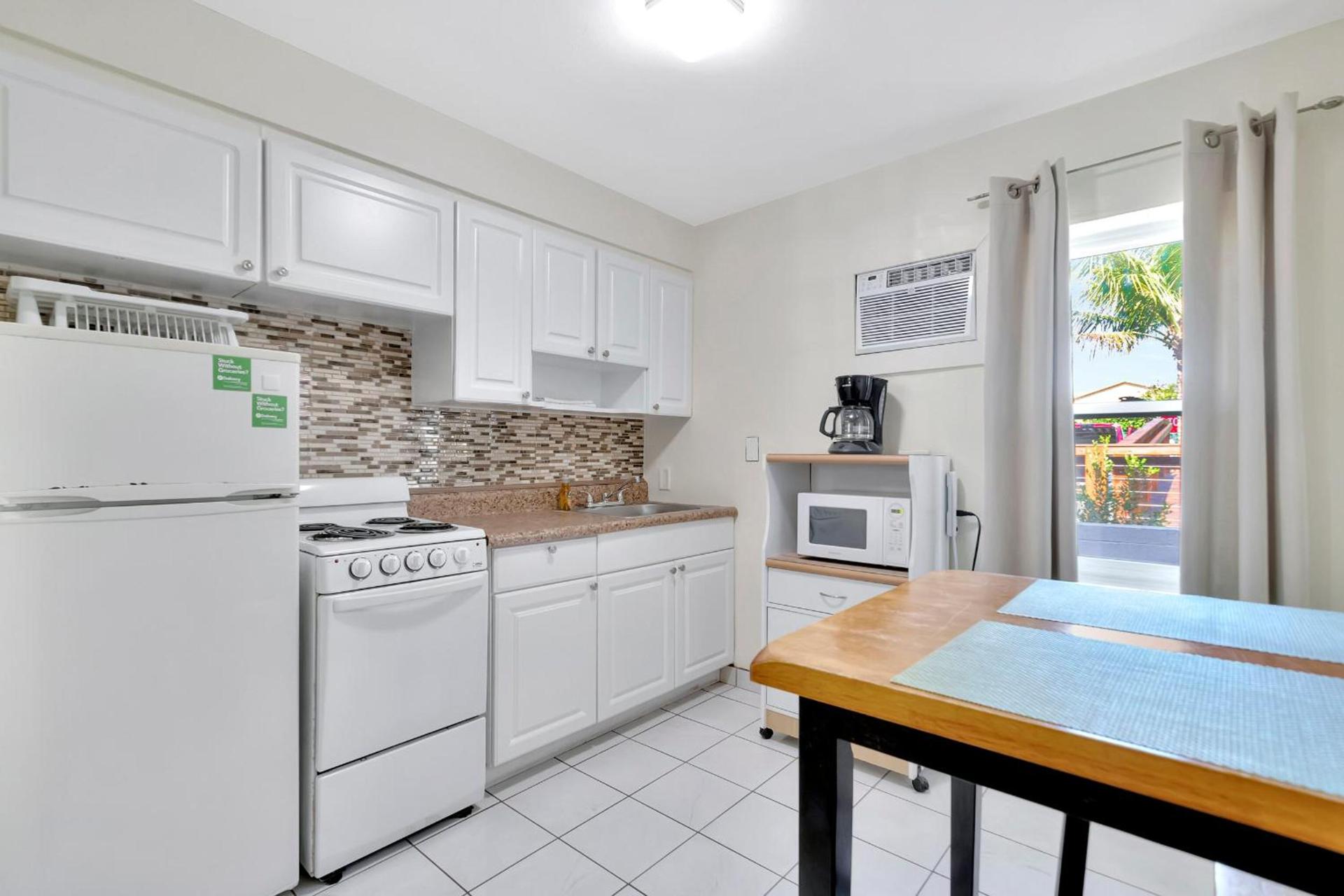 Seahorse Guesthouse photo 52