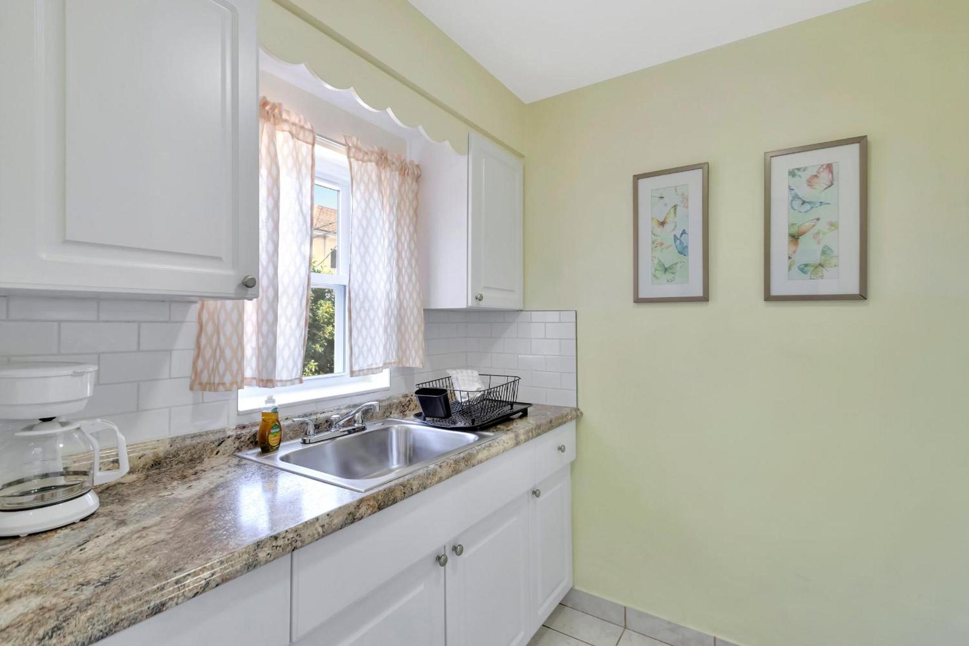 Seahorse Guesthouse photo 63