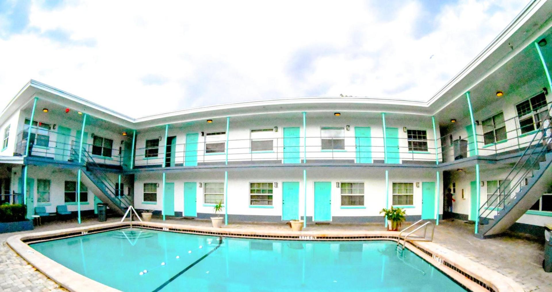 Uptown Inn & Suites photo 10