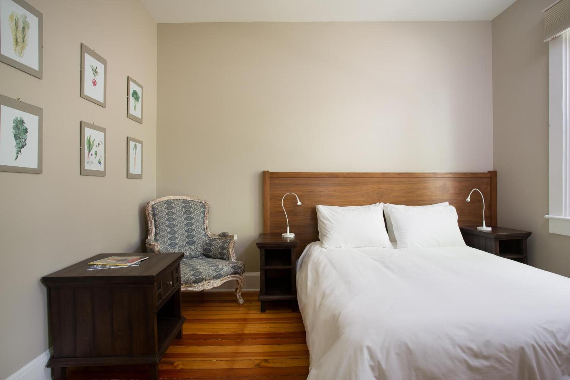 Lakehouse Inn photo 16