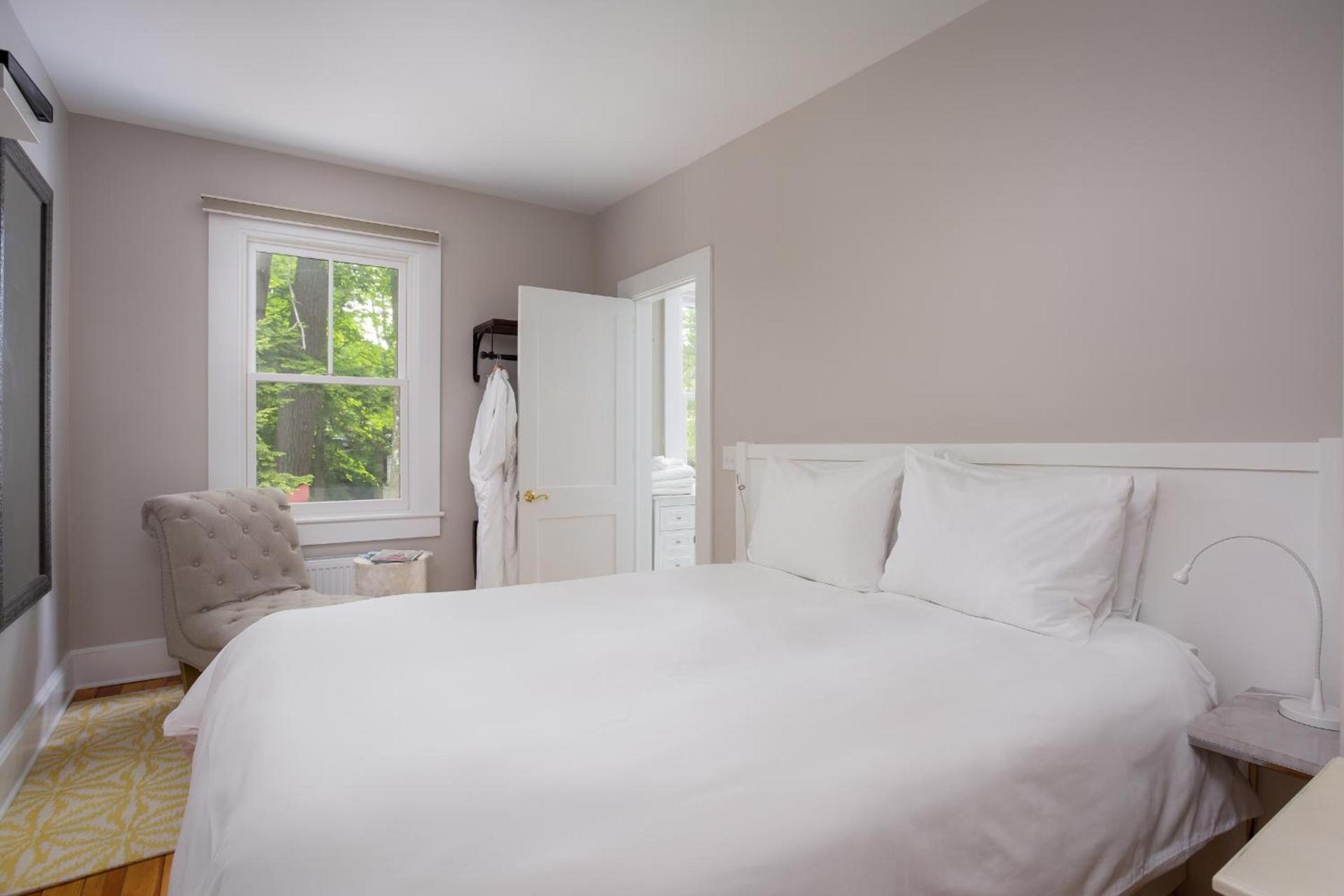 Lakehouse Inn photo 18