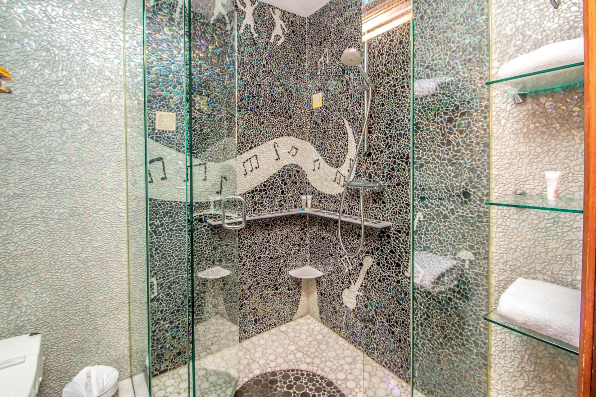 Adventure Suites photo 34