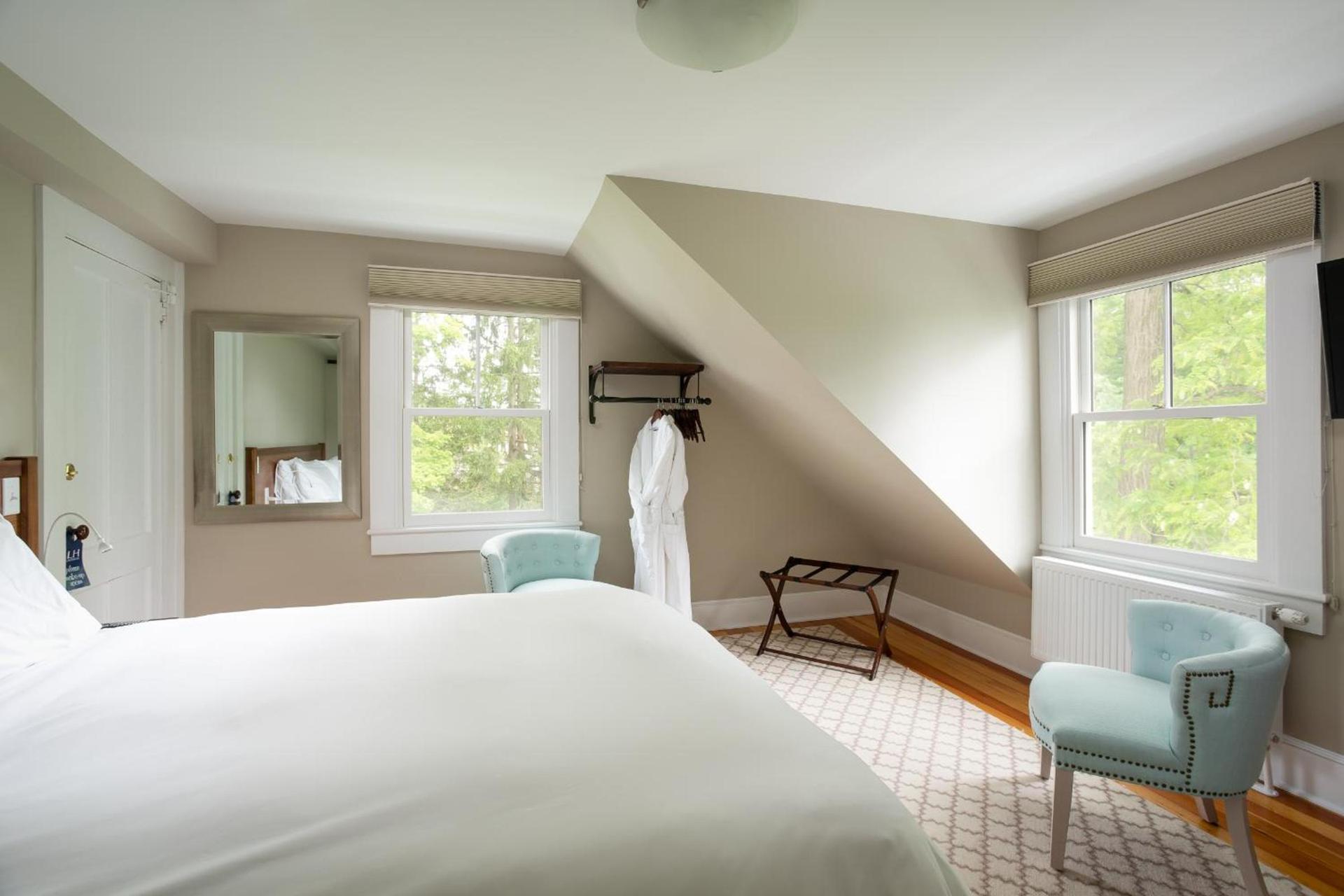 Lakehouse Inn photo 21