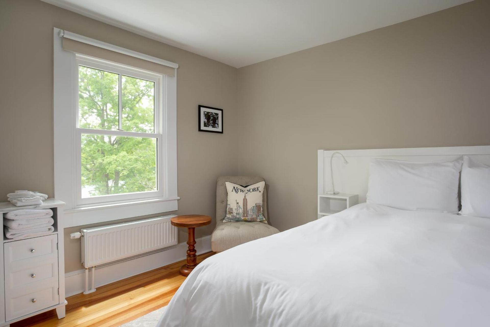 Lakehouse Inn photo 22