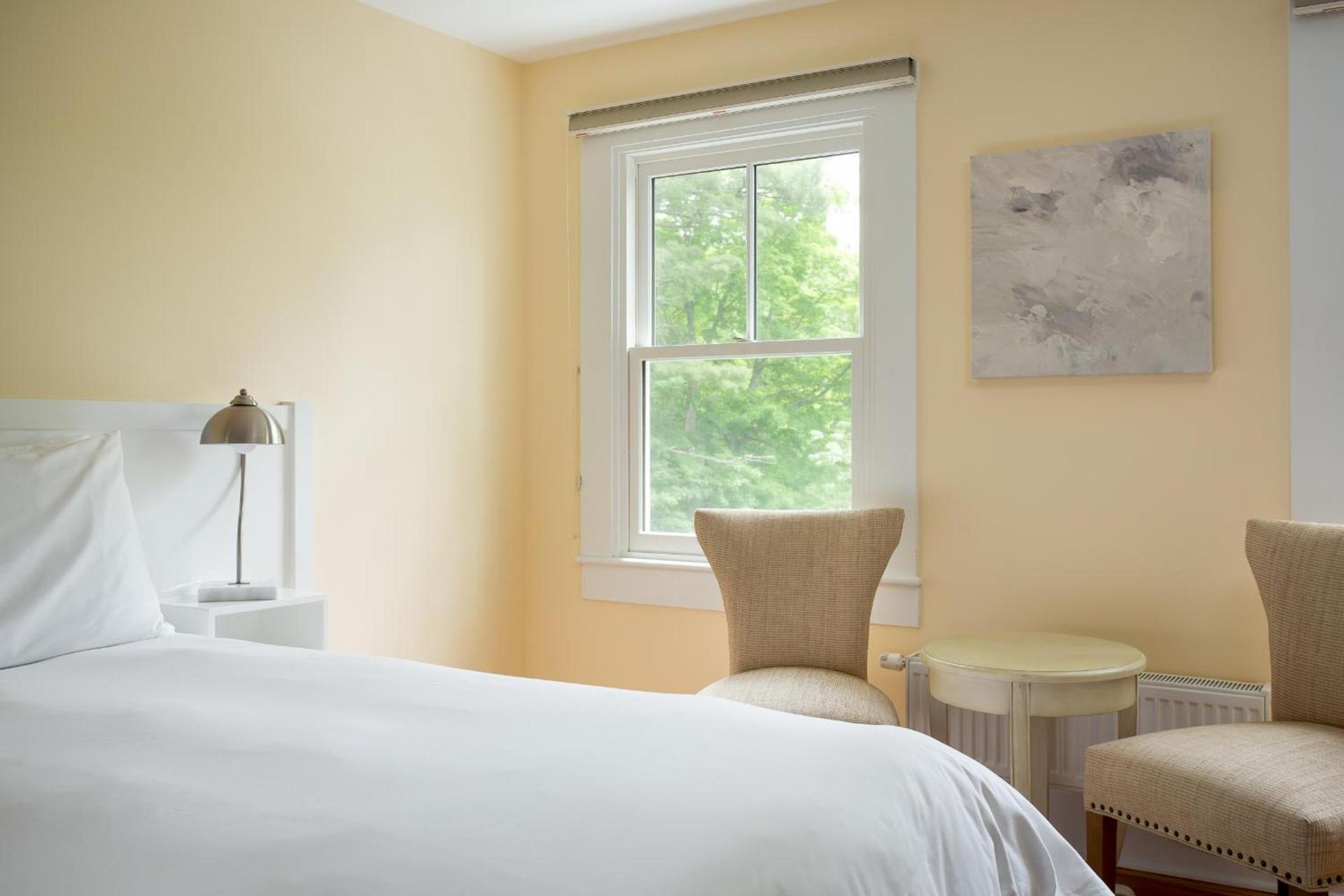 Lakehouse Inn photo 23