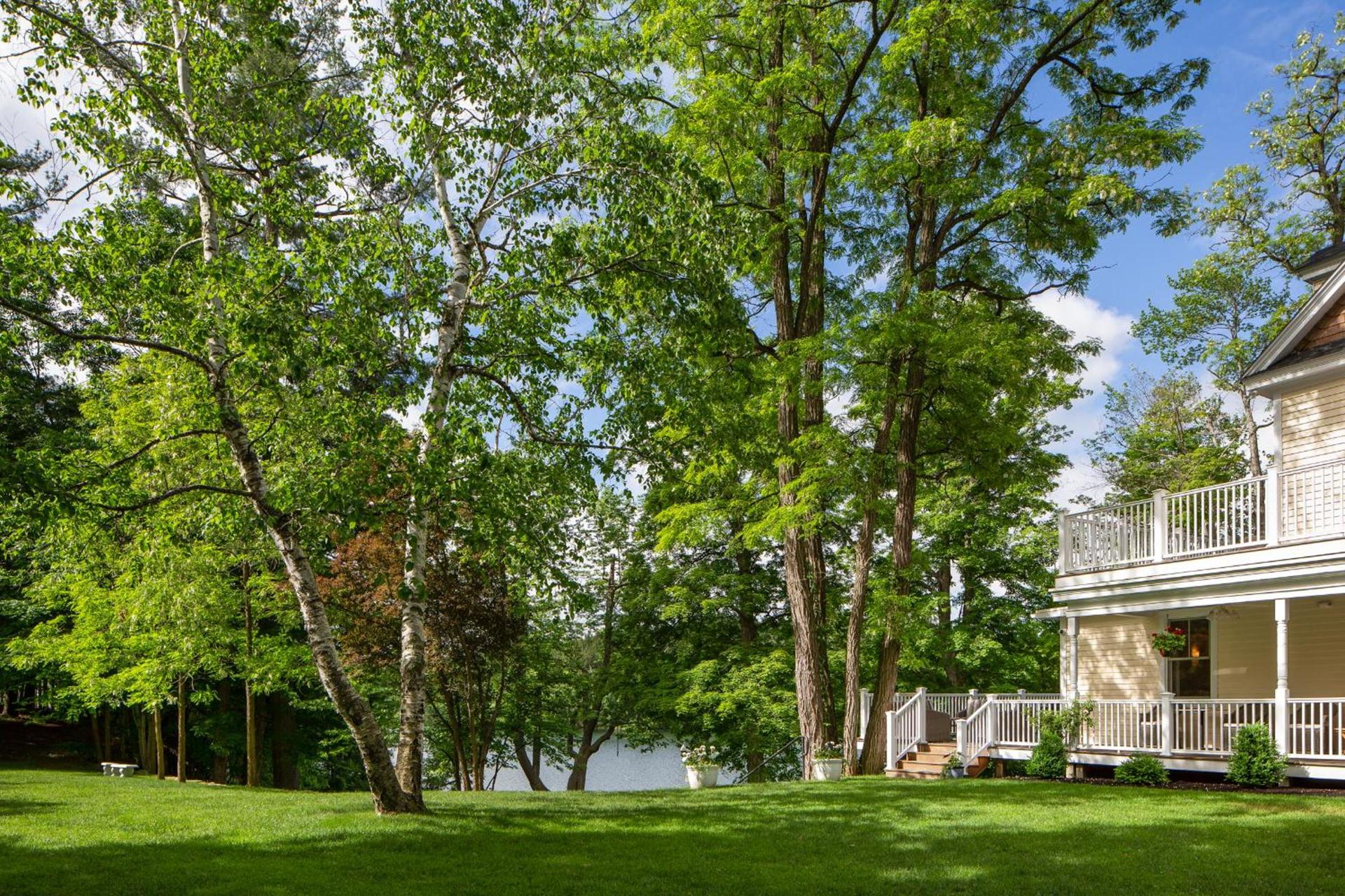 Lakehouse Inn photo 5