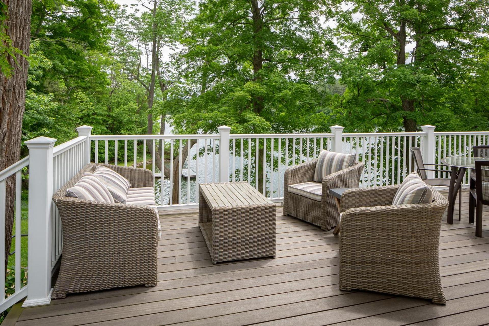 Lakehouse Inn photo 8