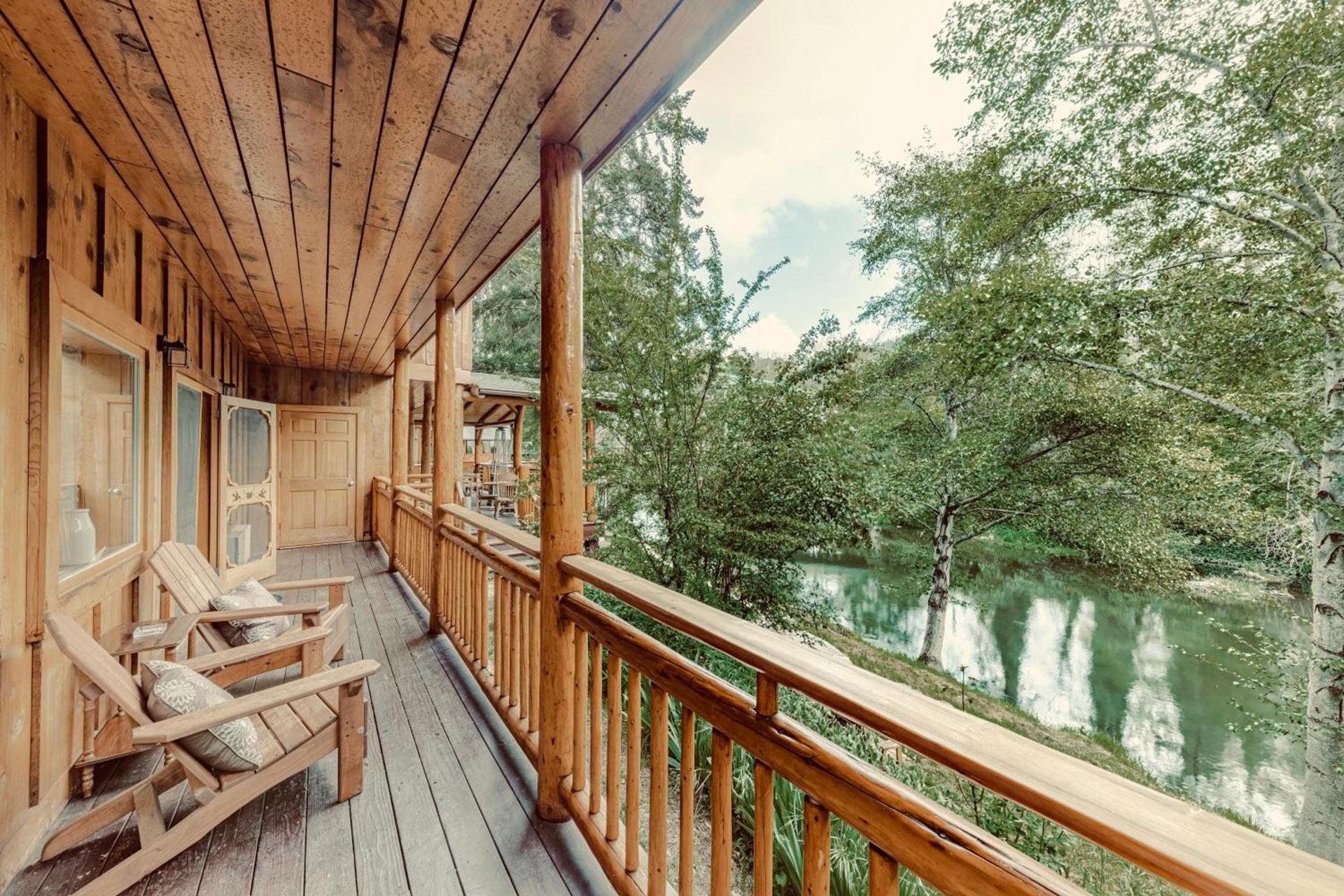 The Lindsay Lodge photo 7