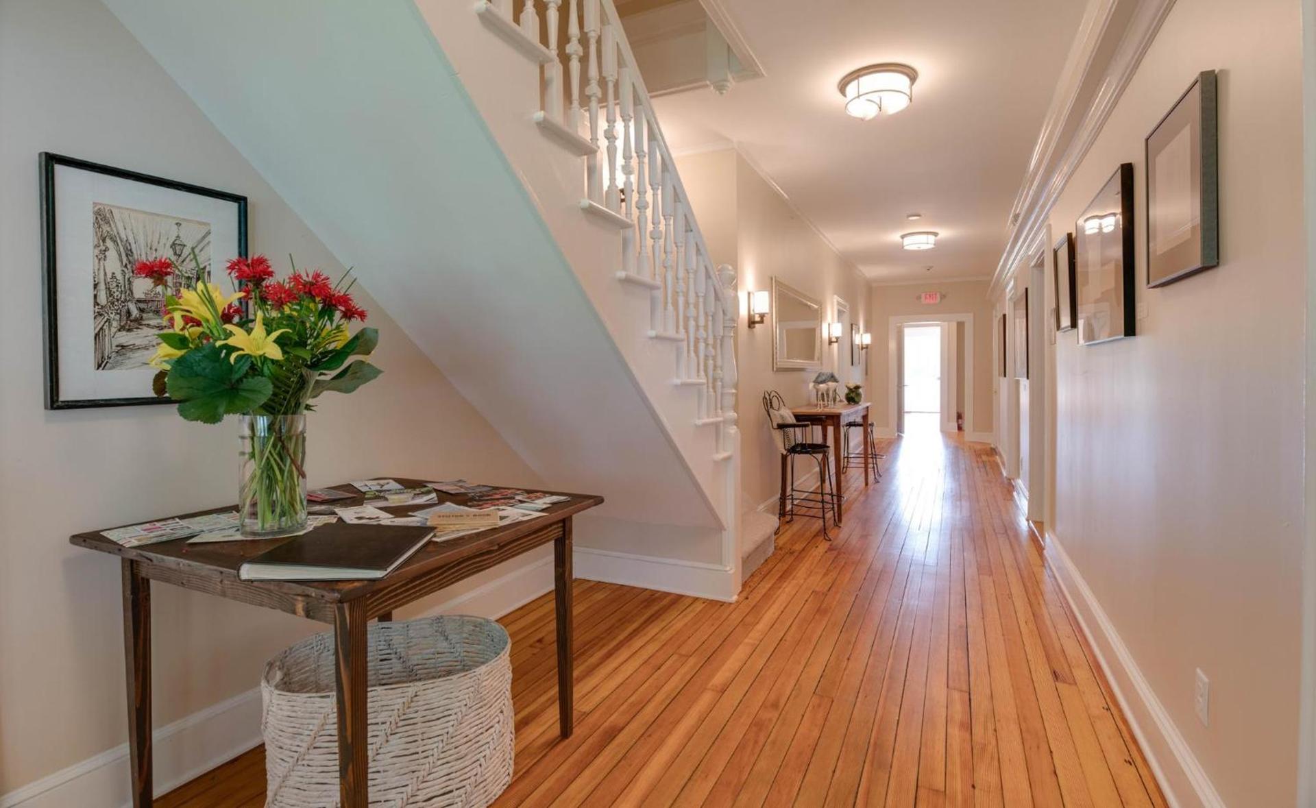 Lakehouse Inn photo 24