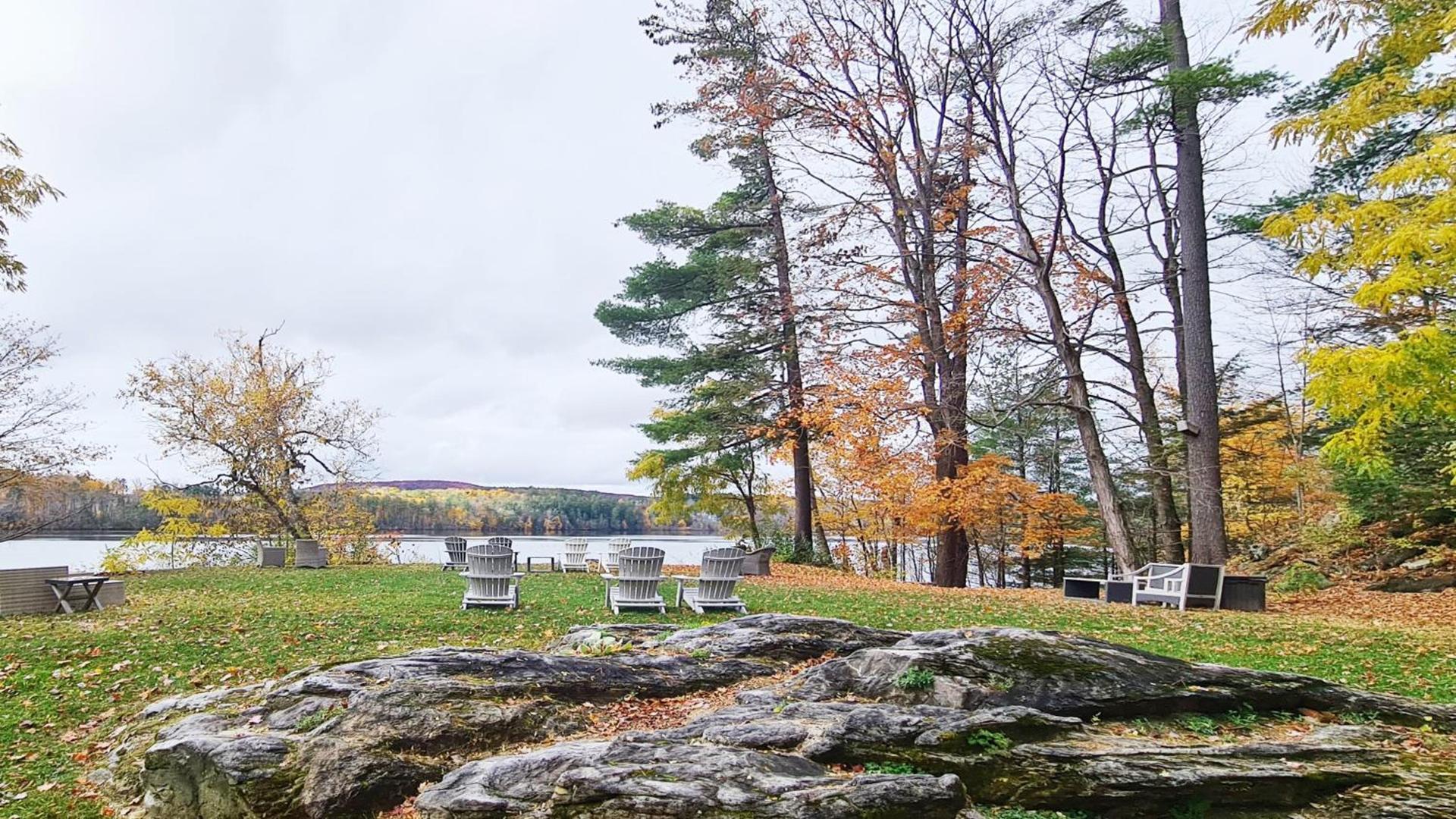 Lakehouse Inn photo 6