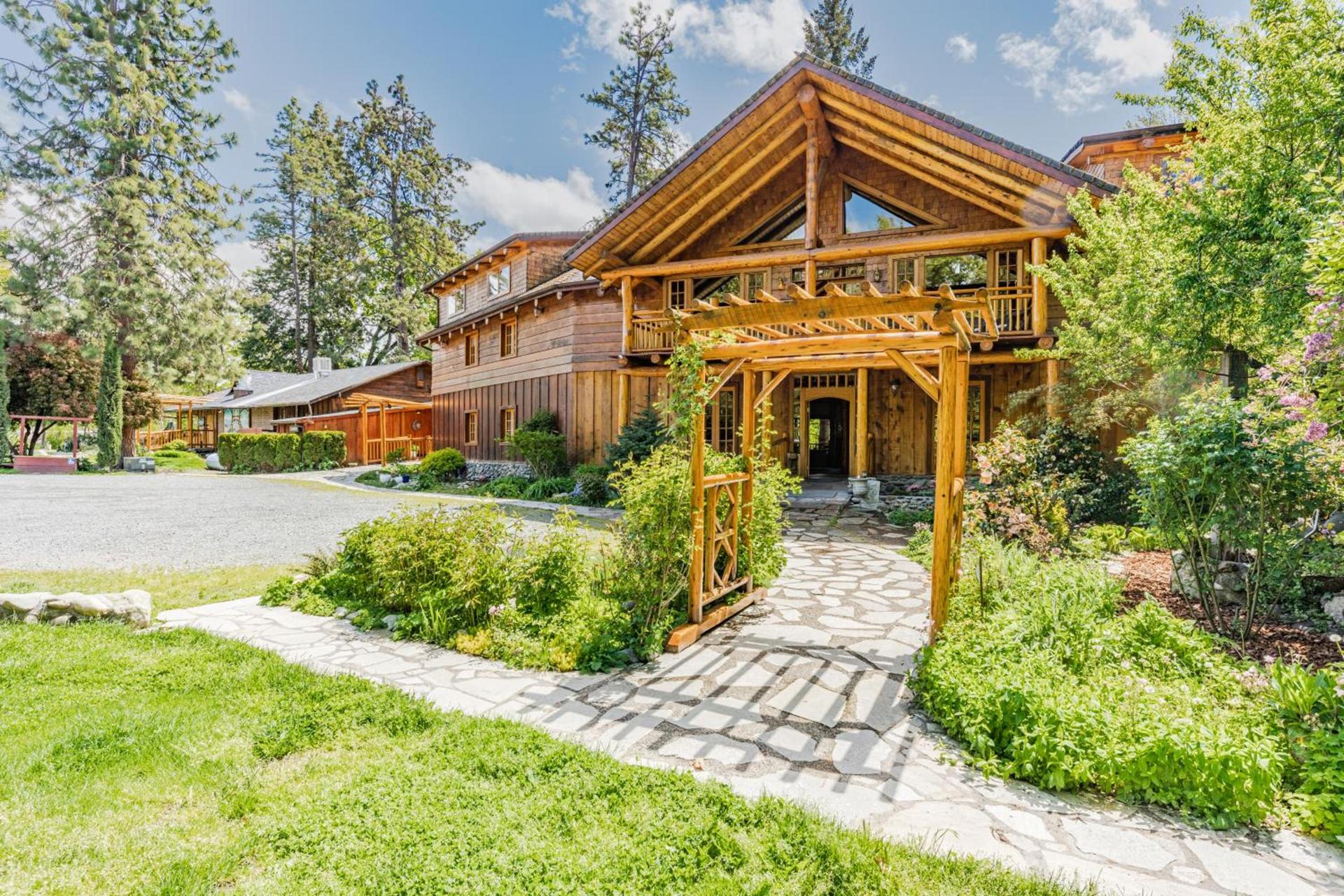 The Lindsay Lodge photo 1