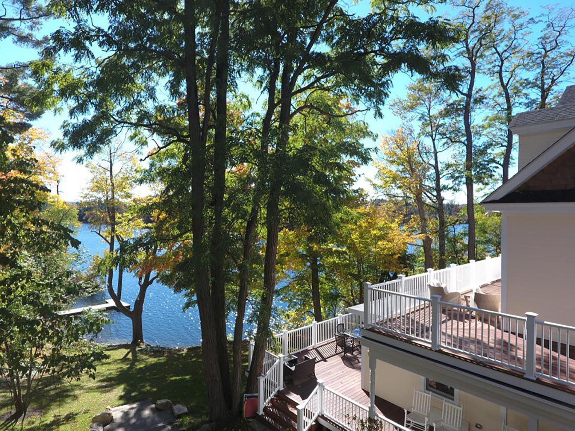 Lakehouse Inn photo 3