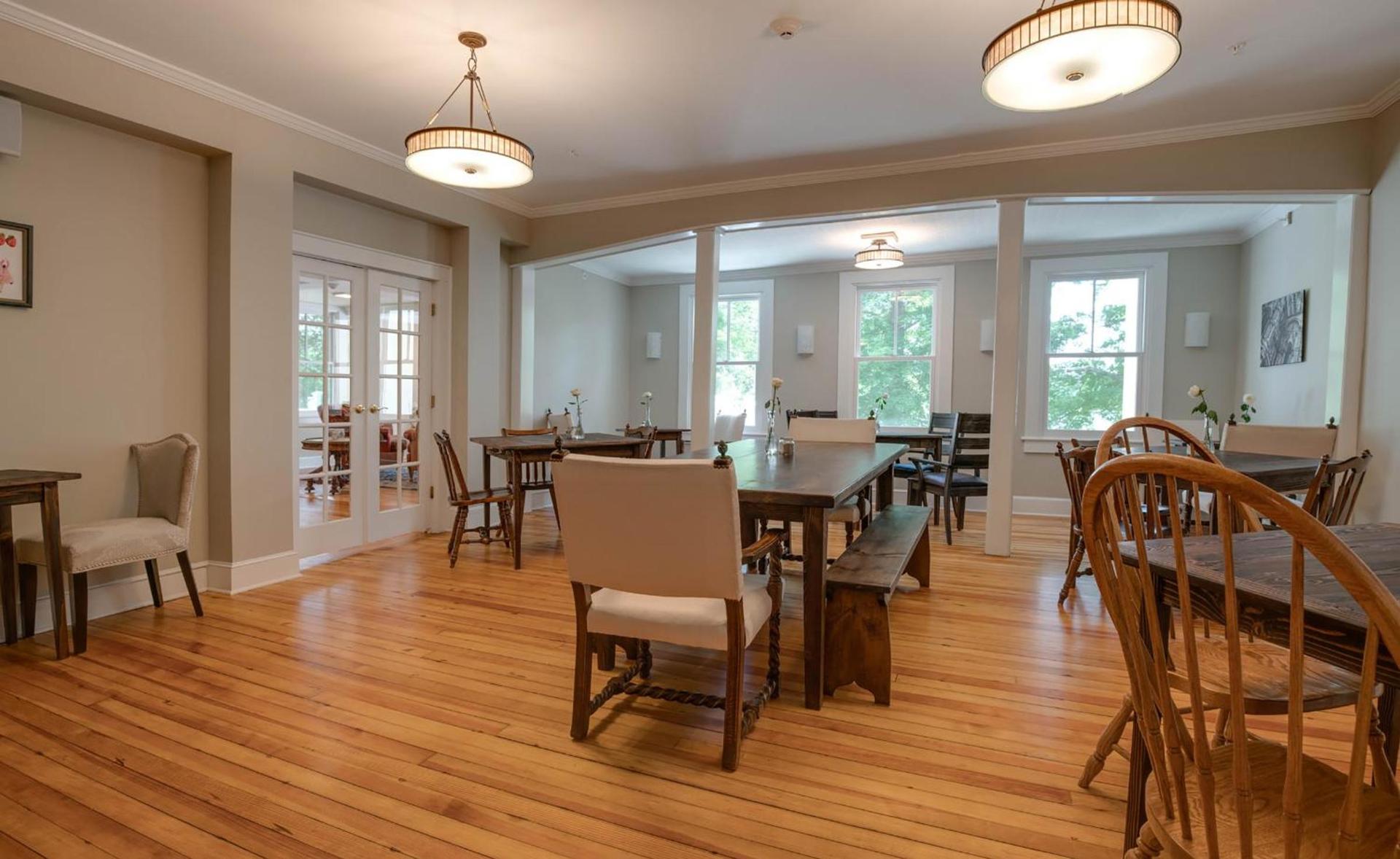 Lakehouse Inn photo 28