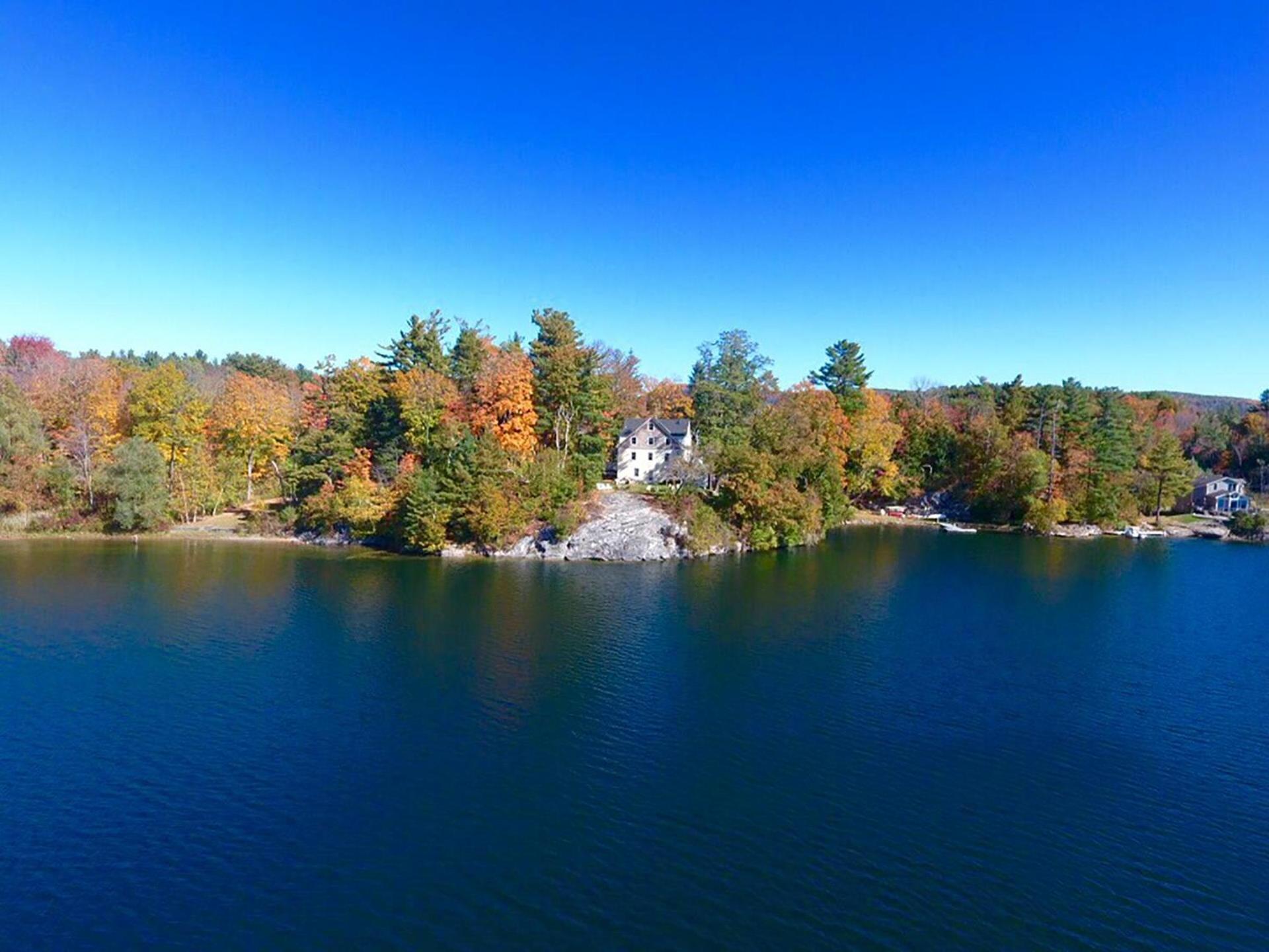Lakehouse Inn photo 33