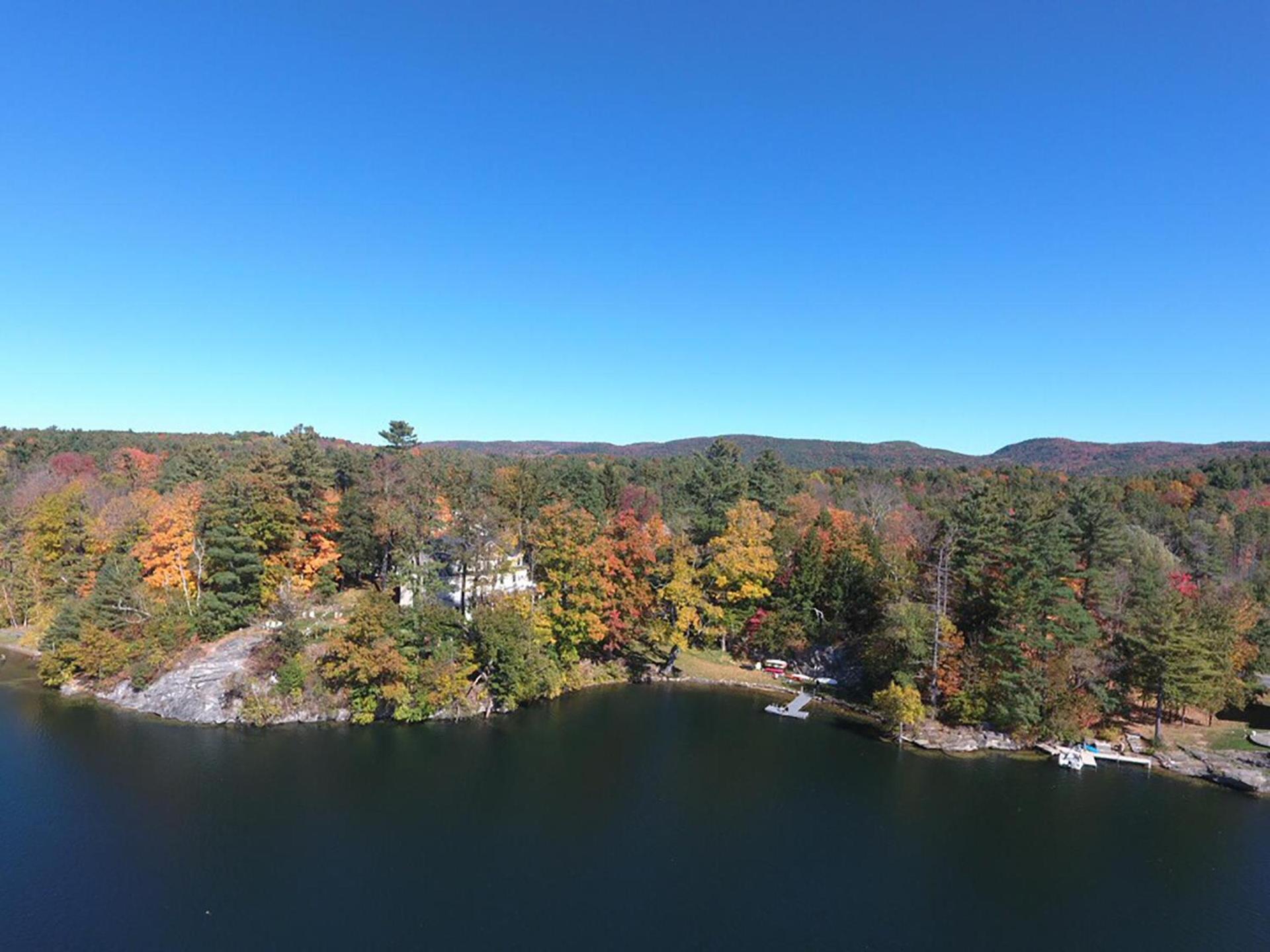 Lakehouse Inn photo 31