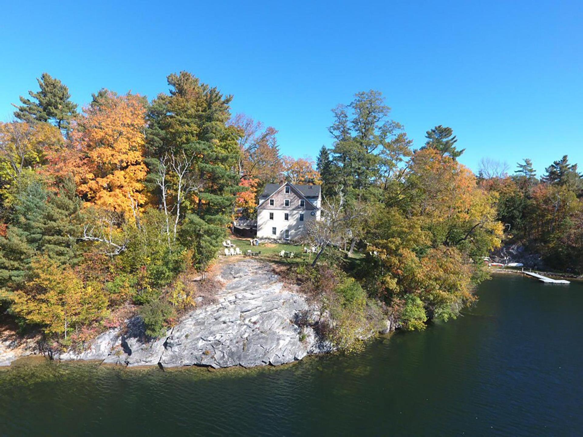 Lakehouse Inn photo 36