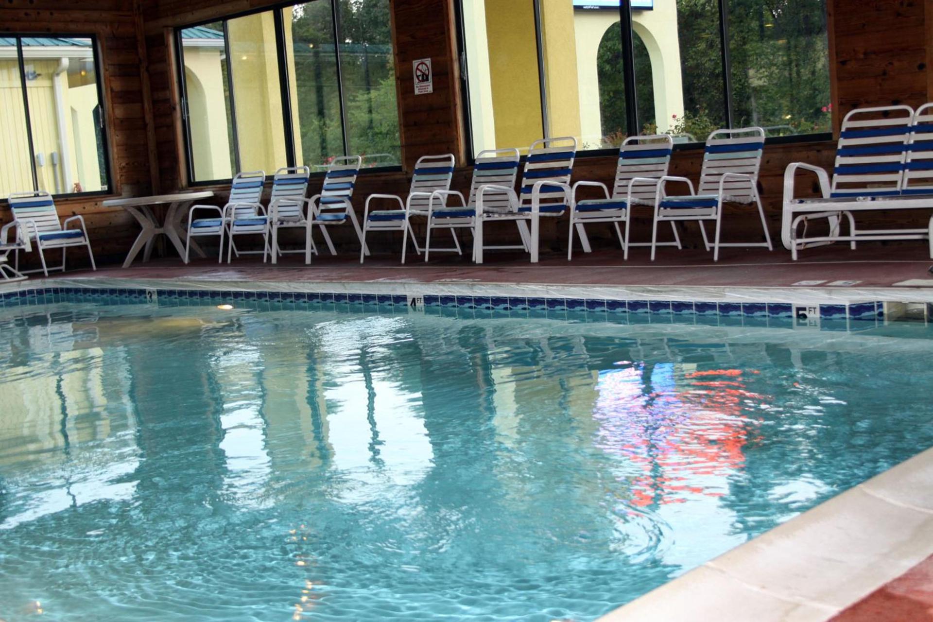 Golden Manor Inn & Suites photo 11