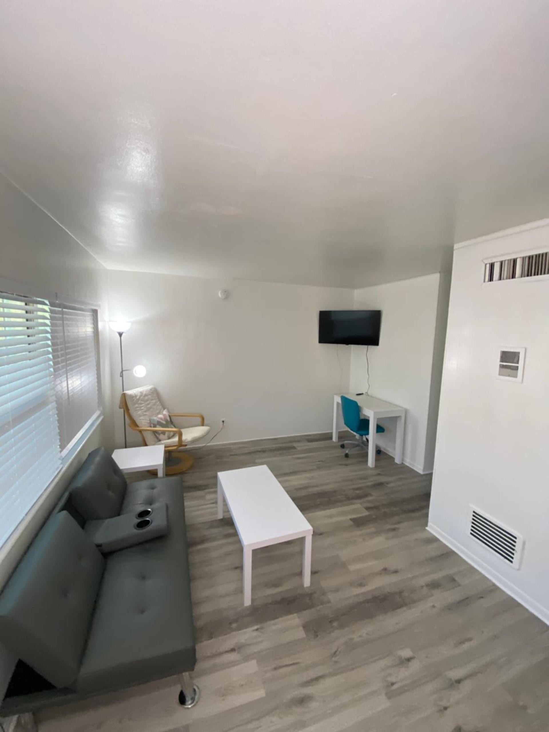 Uptown Inn & Suites photo 40
