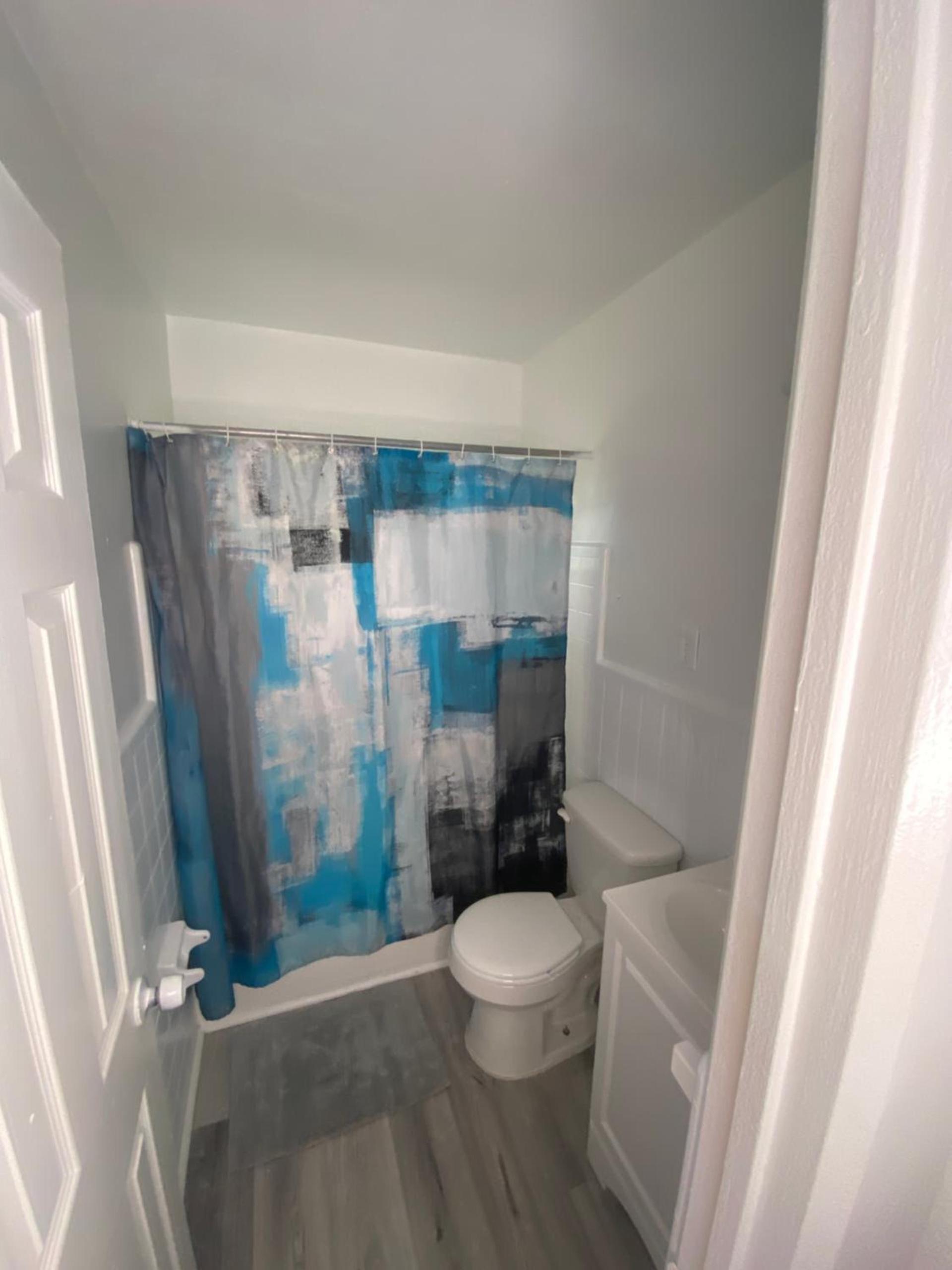 Uptown Inn & Suites photo 25