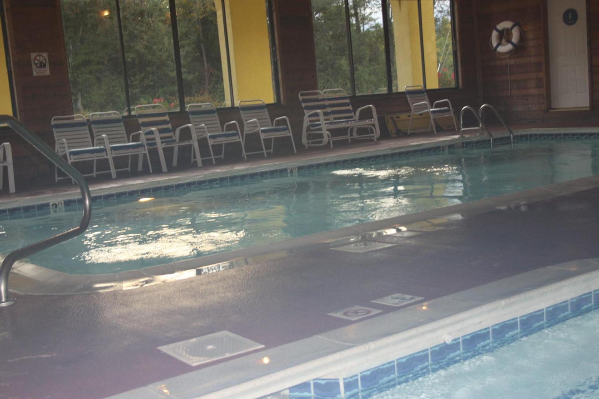 Golden Manor Inn & Suites photo 20