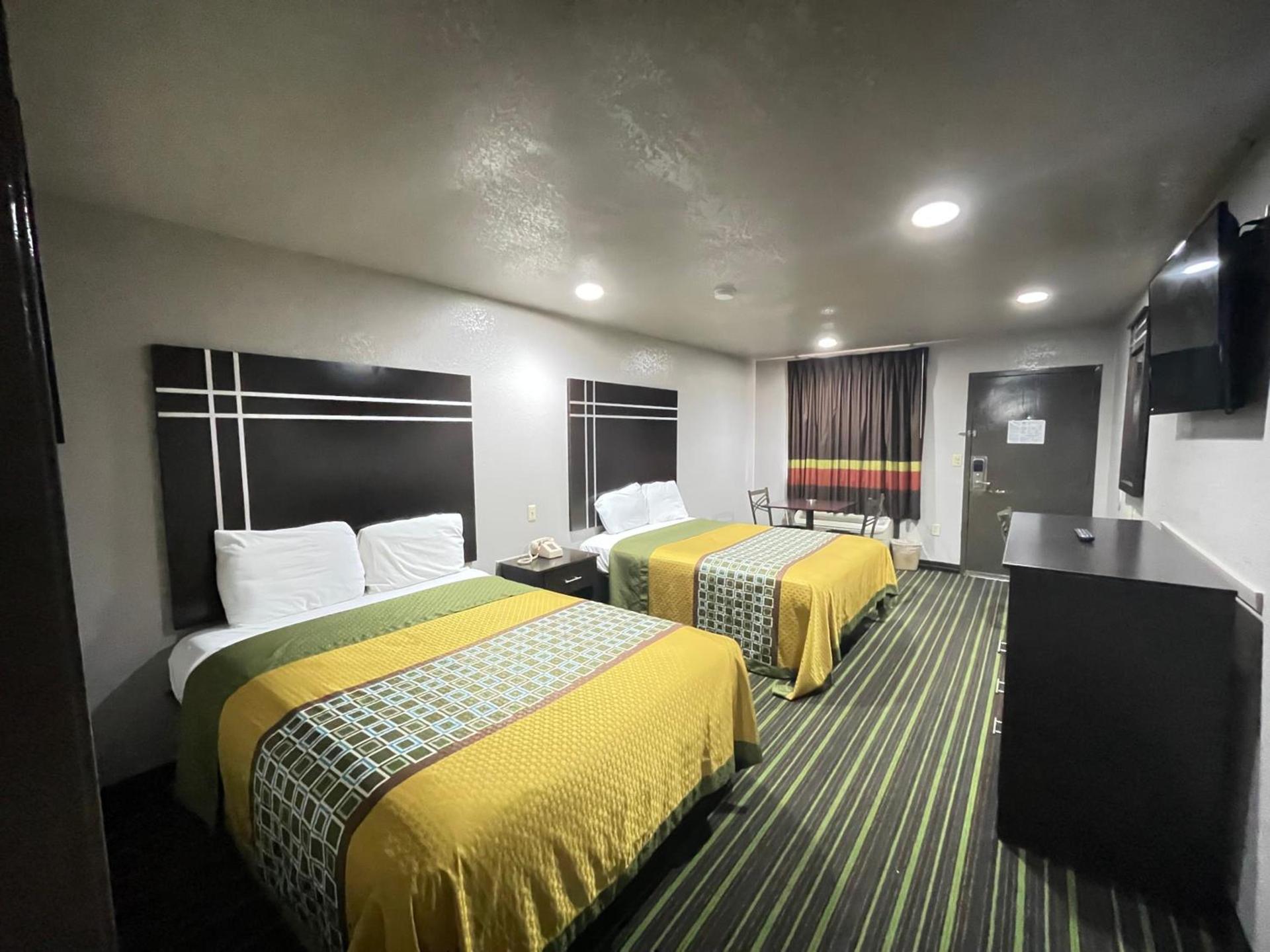 REGENCY INN - CHANNELVIEW photo 29