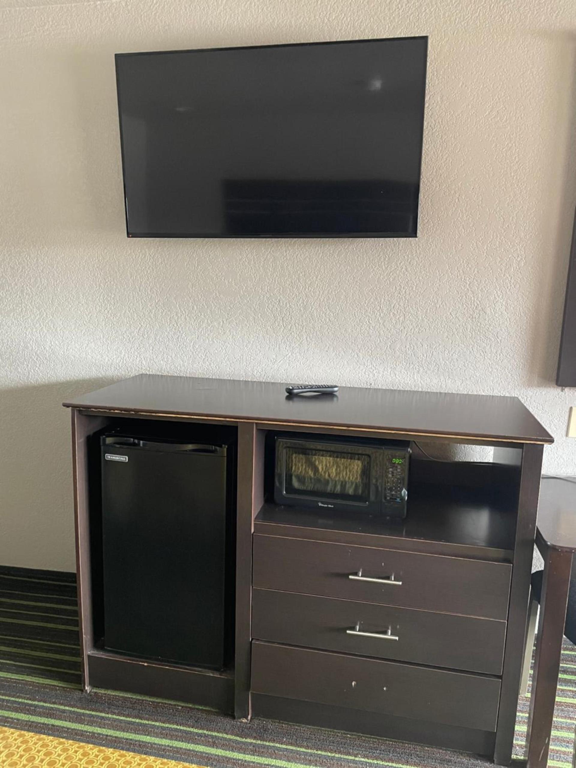 REGENCY INN - CHANNELVIEW photo 23