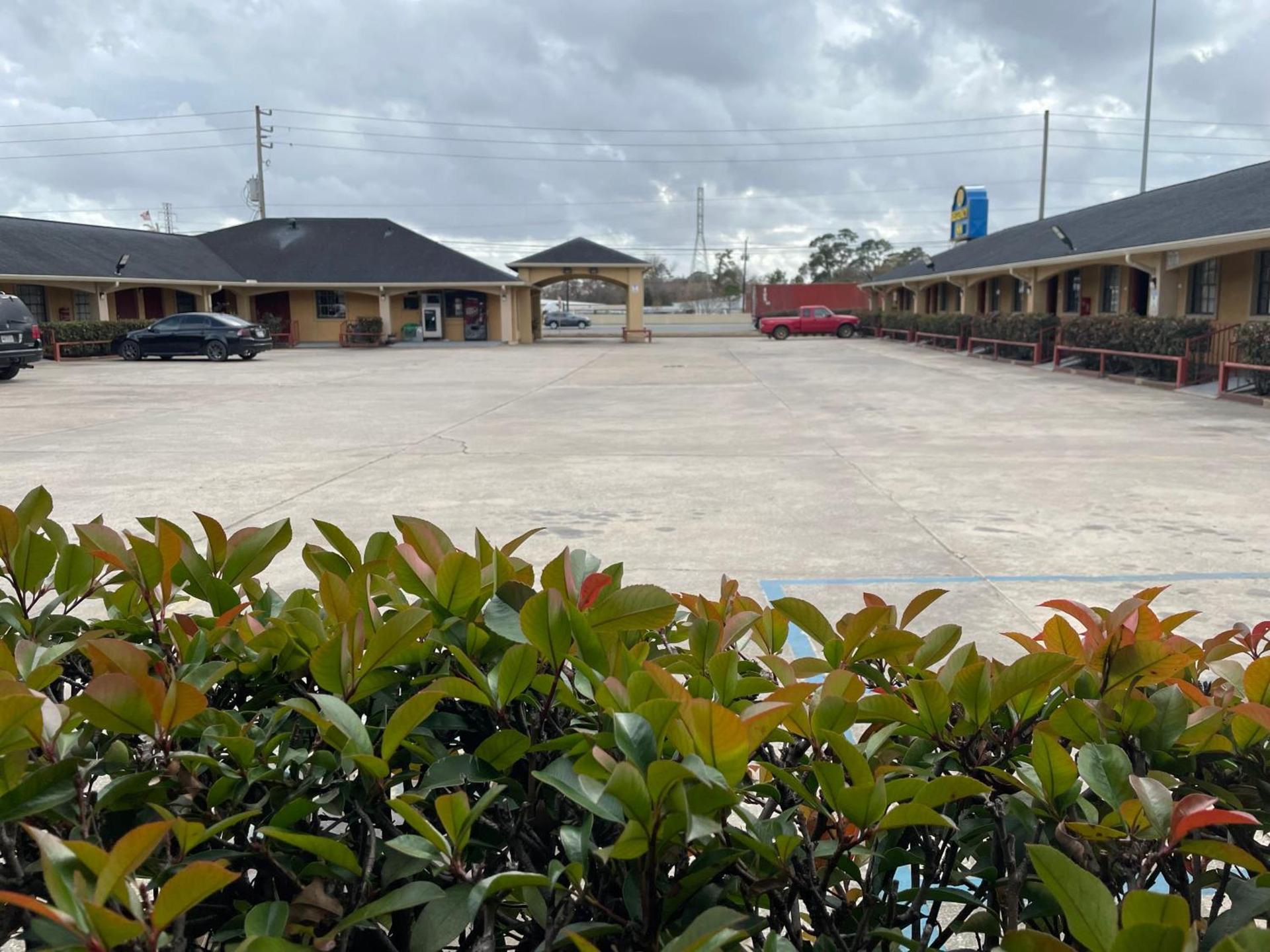 REGENCY INN - CHANNELVIEW photo 25